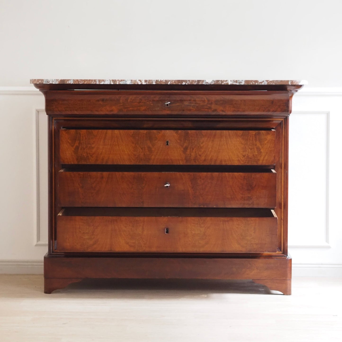 EPOCHE 1890 - Französische Mahagoni Kommode Louis Philippe Stil