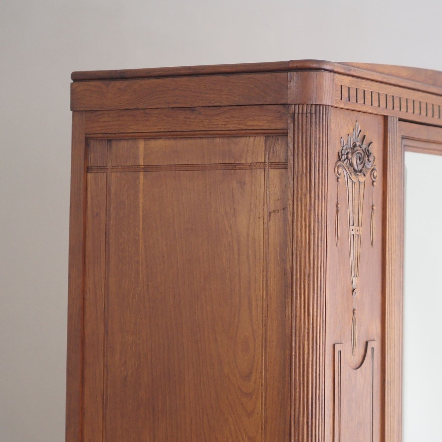 EPOCHE 1890 - Französischer Kleiderschrank mit Spiegel