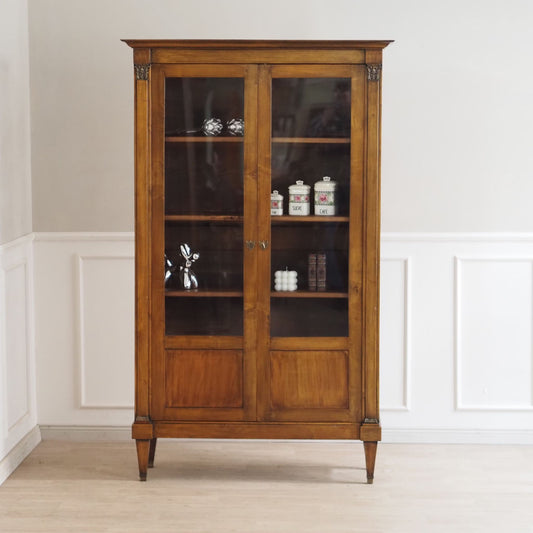 EPOCHE 1900 Antike Vitrine im Empire-Stil mit Glastüren