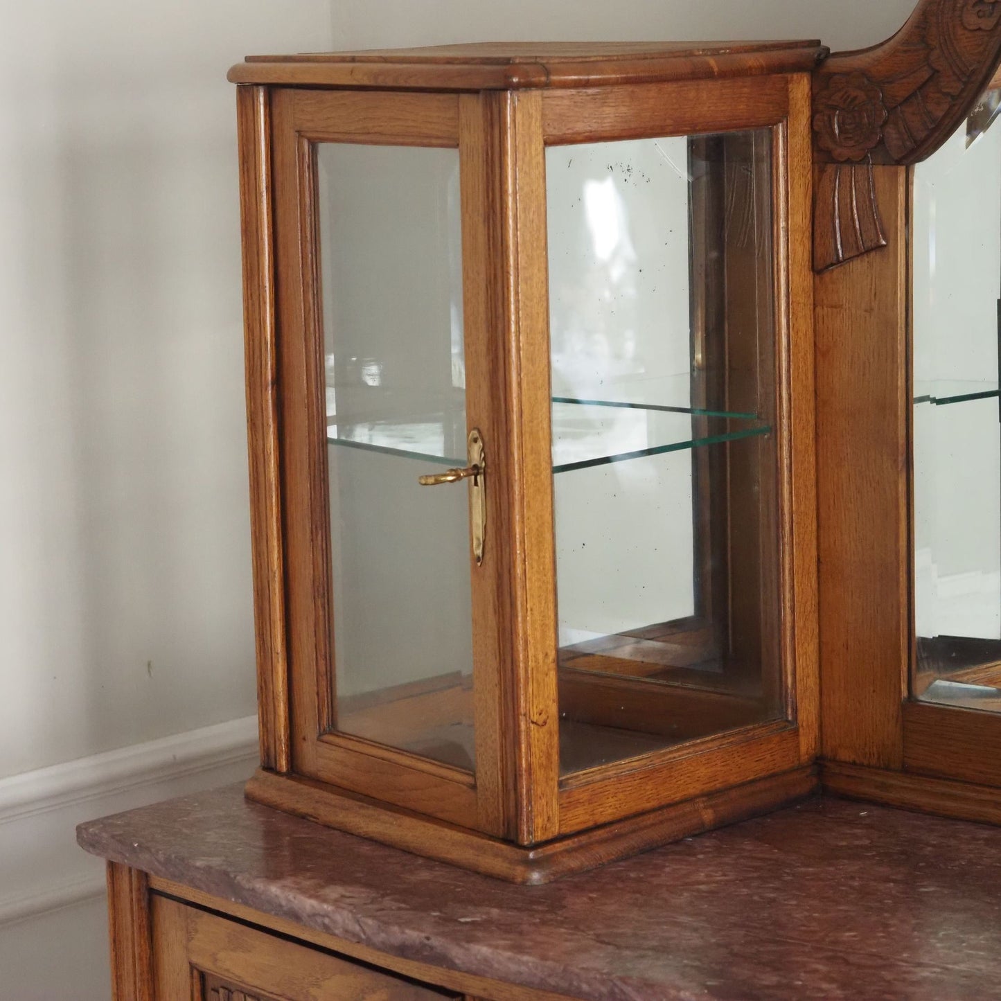 EPOCHE 1910 Buffetschrank / Vitrine