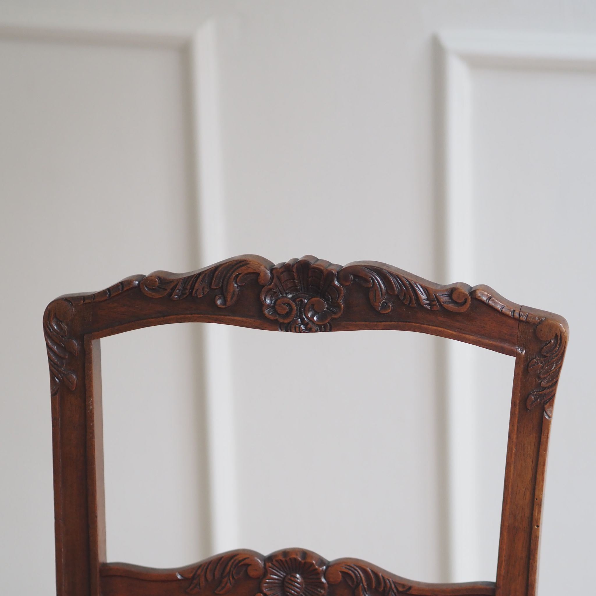 EPOCHE 1890 - Französisches Stuhlpaar mit weinrotem Samtbezug