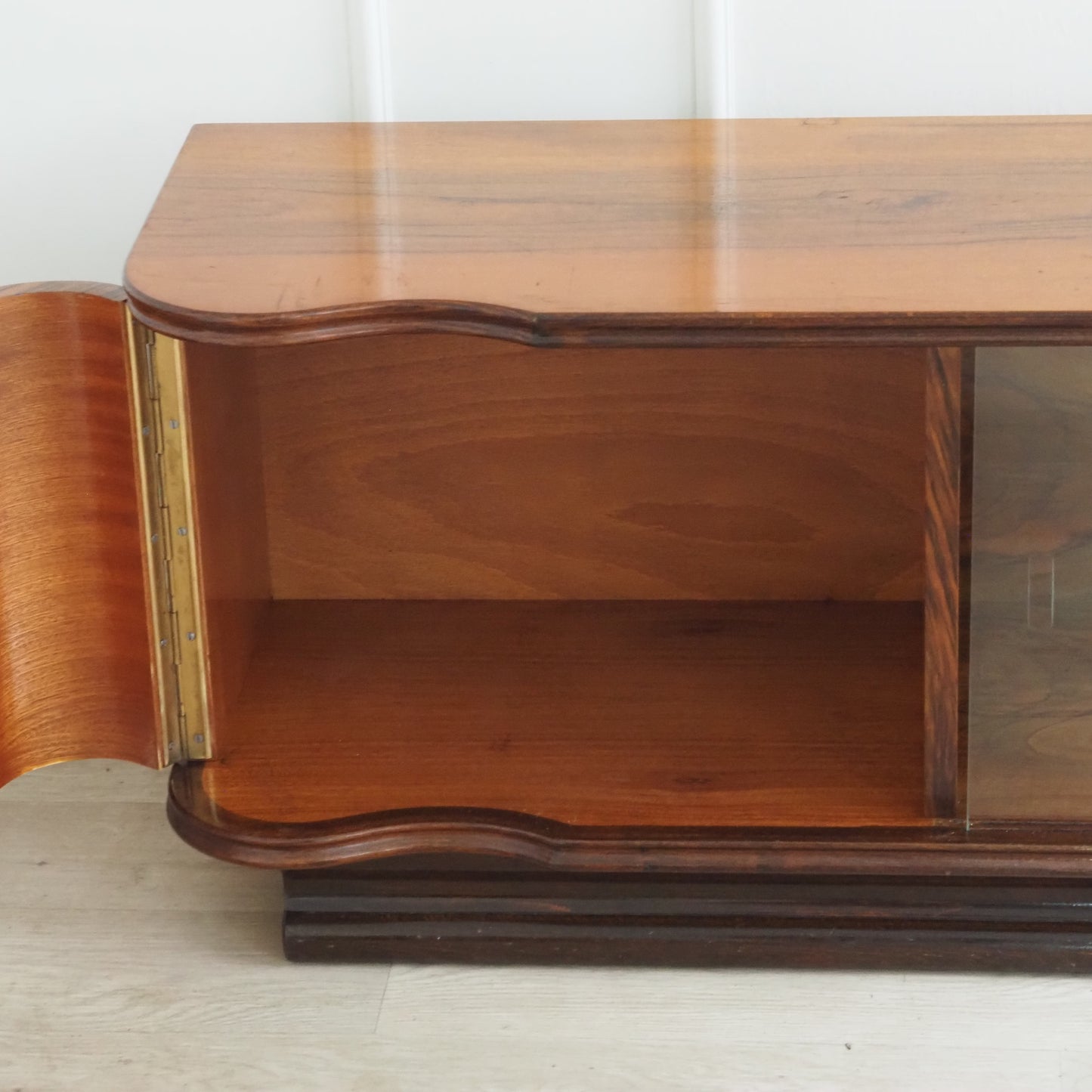 EPOCHE 1950 -  Art Deco Sideboard aus den 1950er Jahren