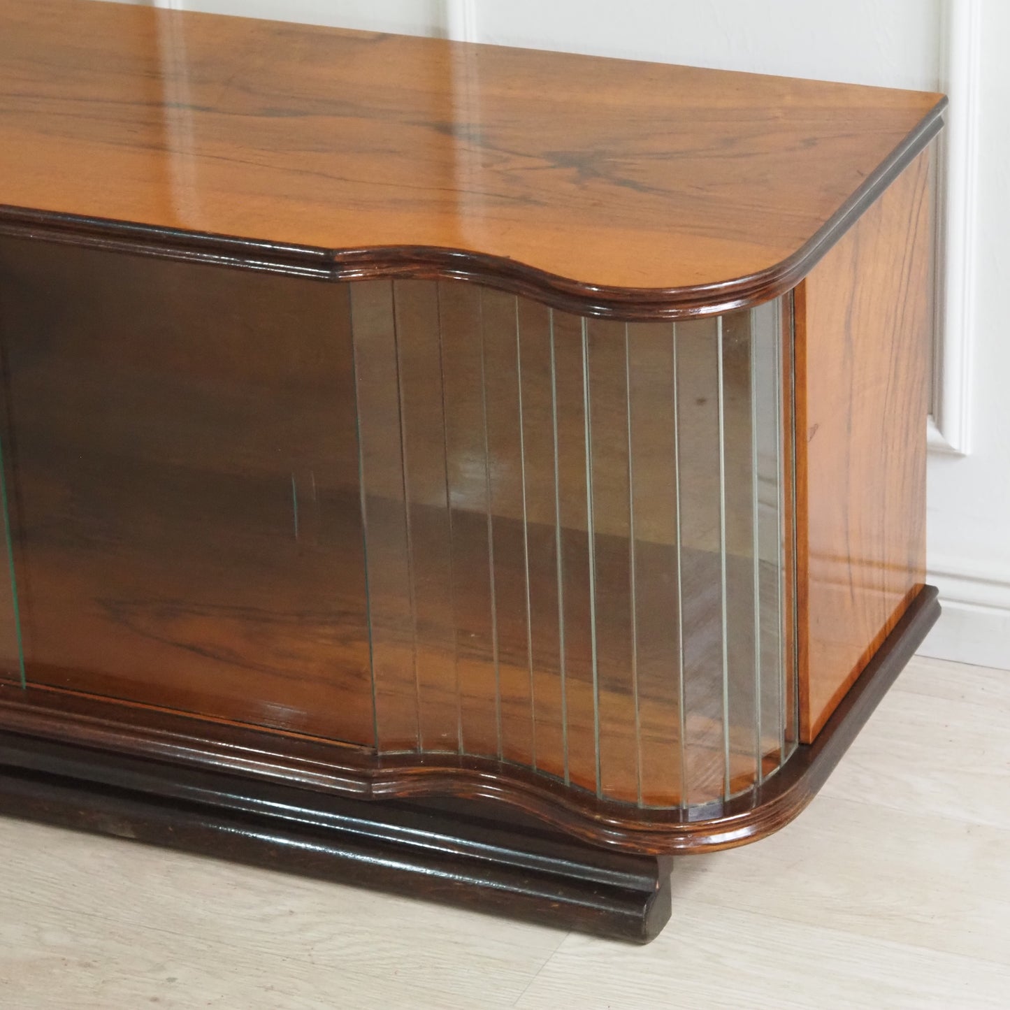 EPOCHE 1950 -  Art Deco Sideboard aus den 1950er Jahren