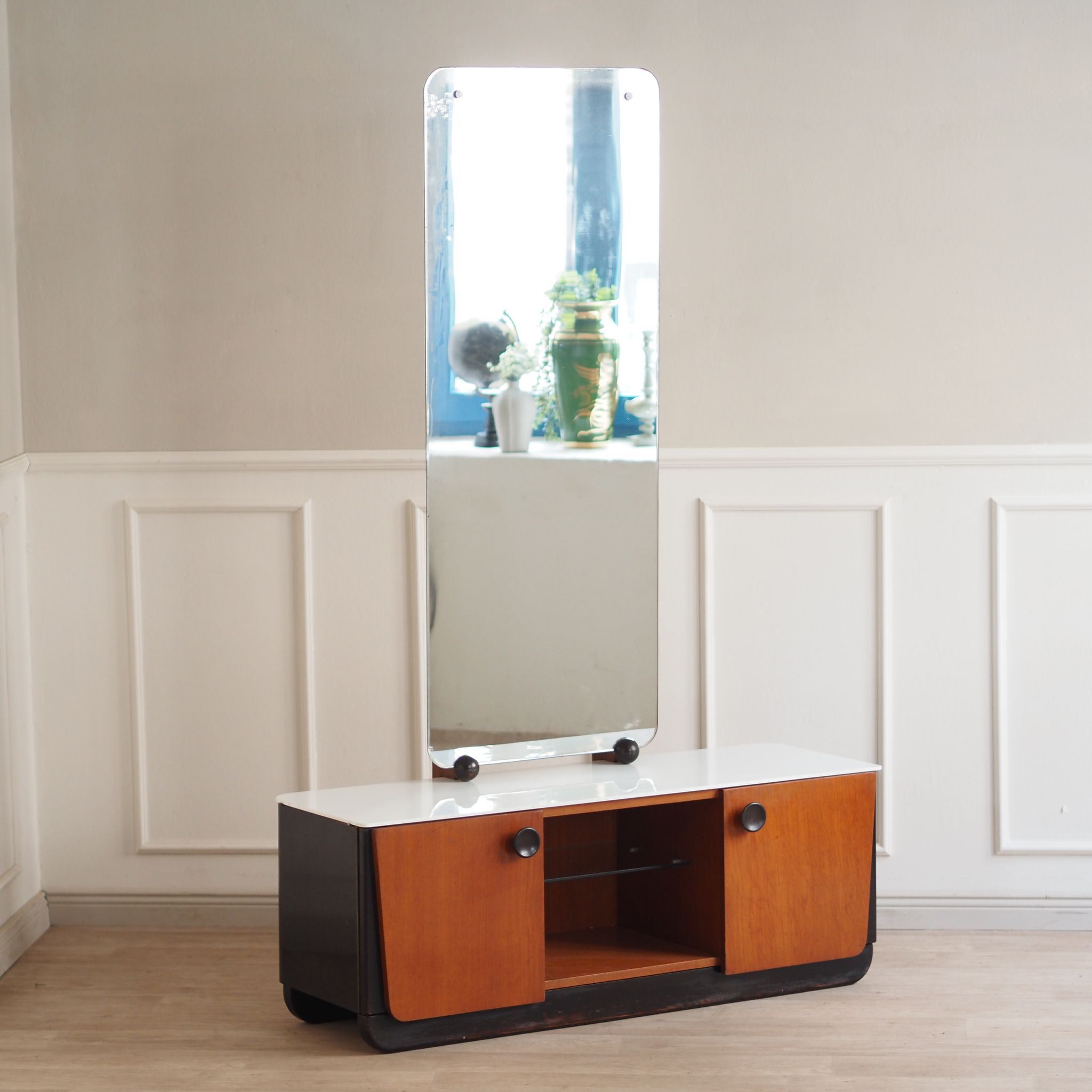 Mid-Century Modern Frisierkommode mit Spiegel