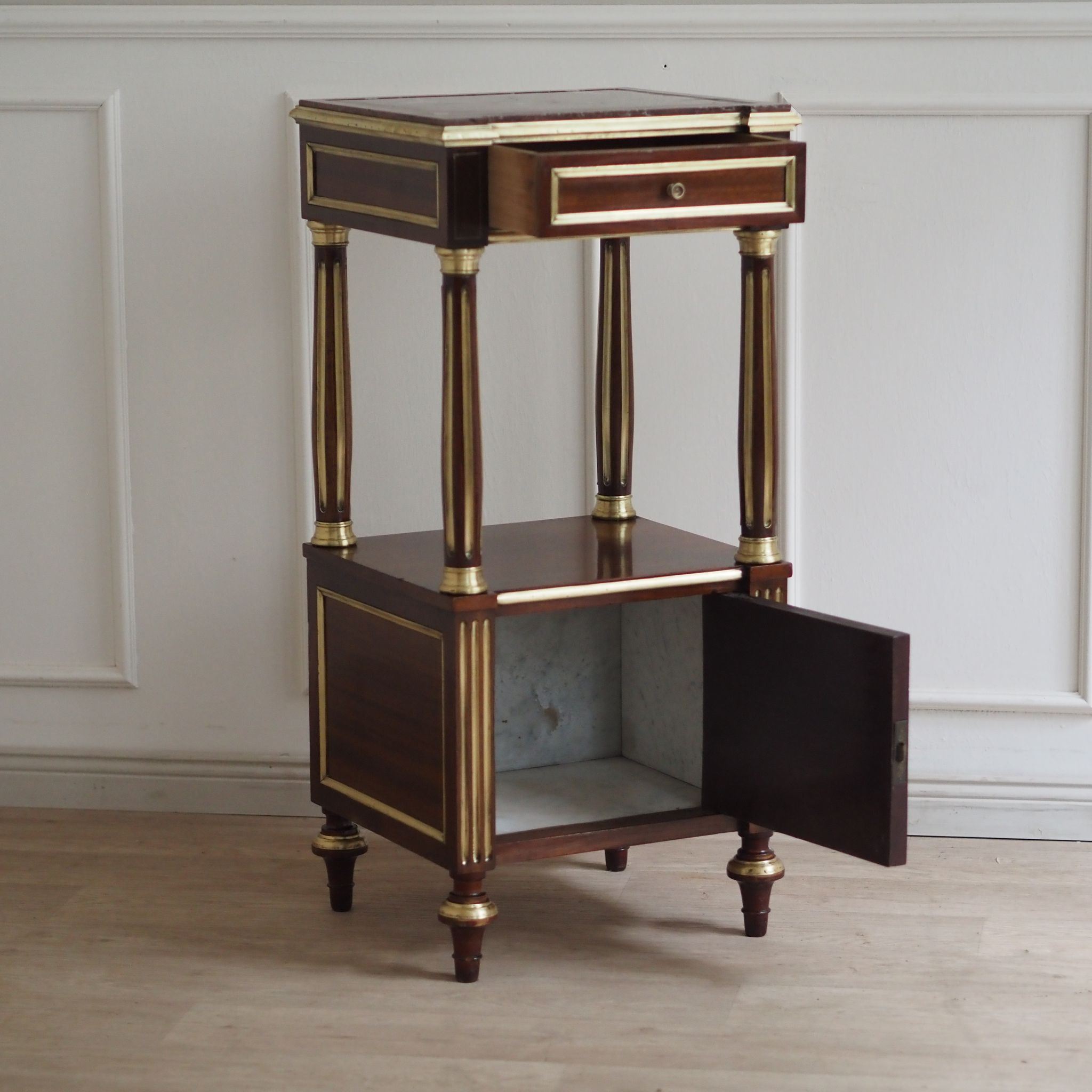 EPOCHE 1890 Antiker Empire Nachttisch