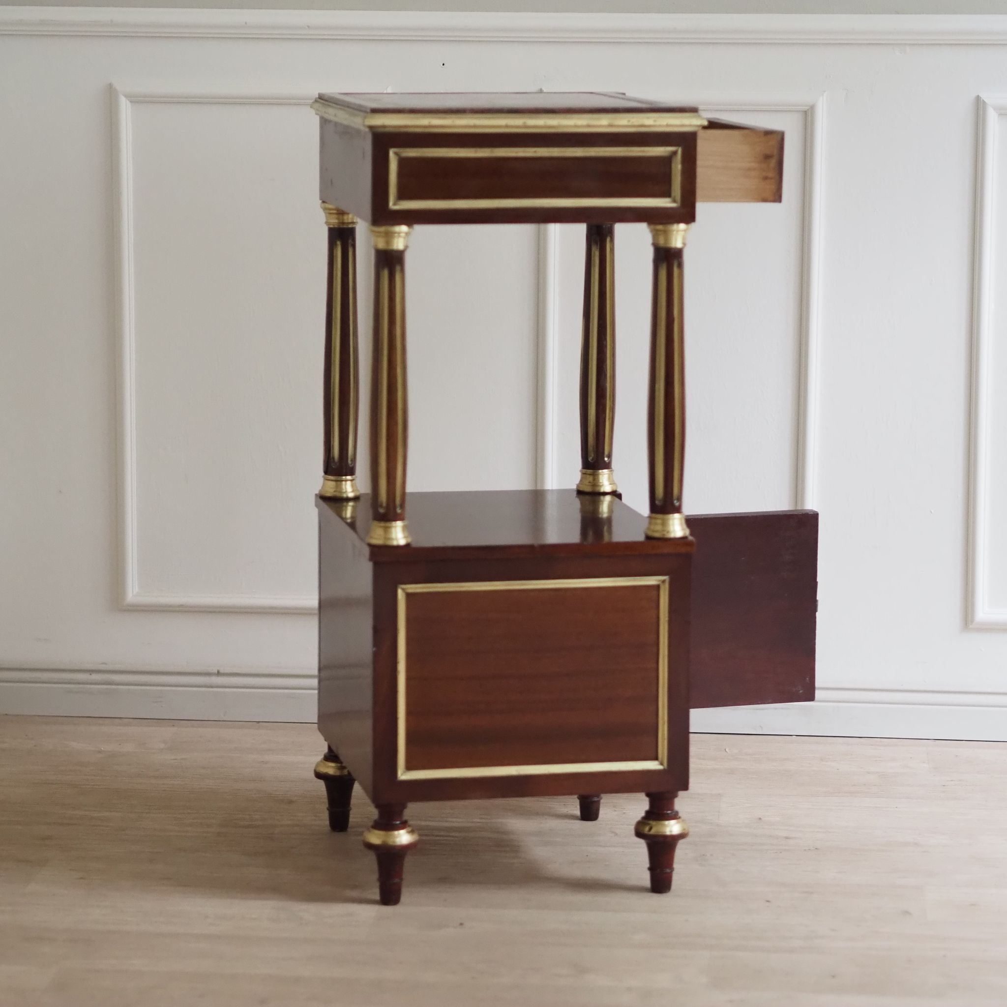 EPOCHE 1890 Antiker Empire Nachttisch