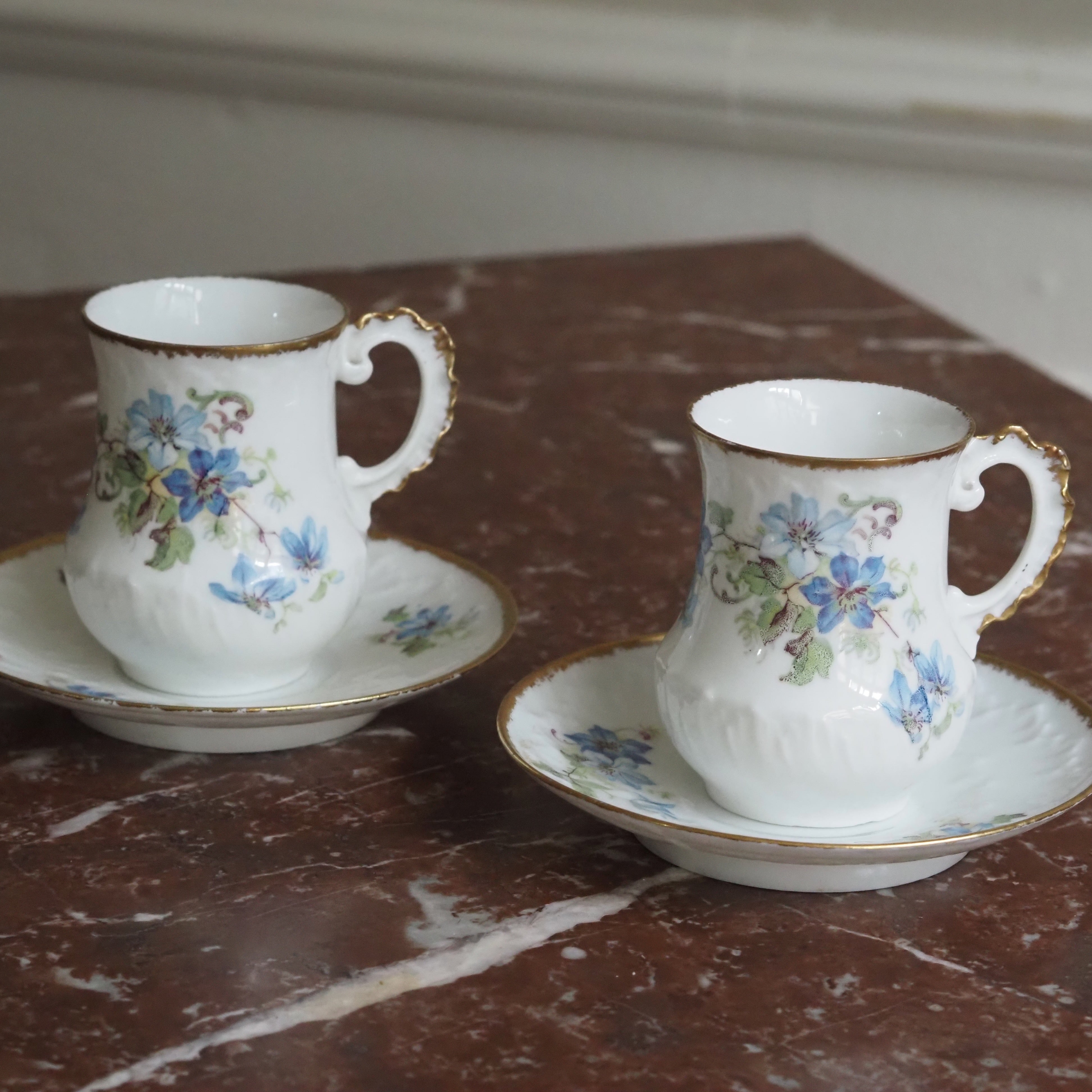 Mokkatassen-Set · Dünnporzellan Weiß · Blaudekor Goldrand · Historismus · 2er Vintage-Set