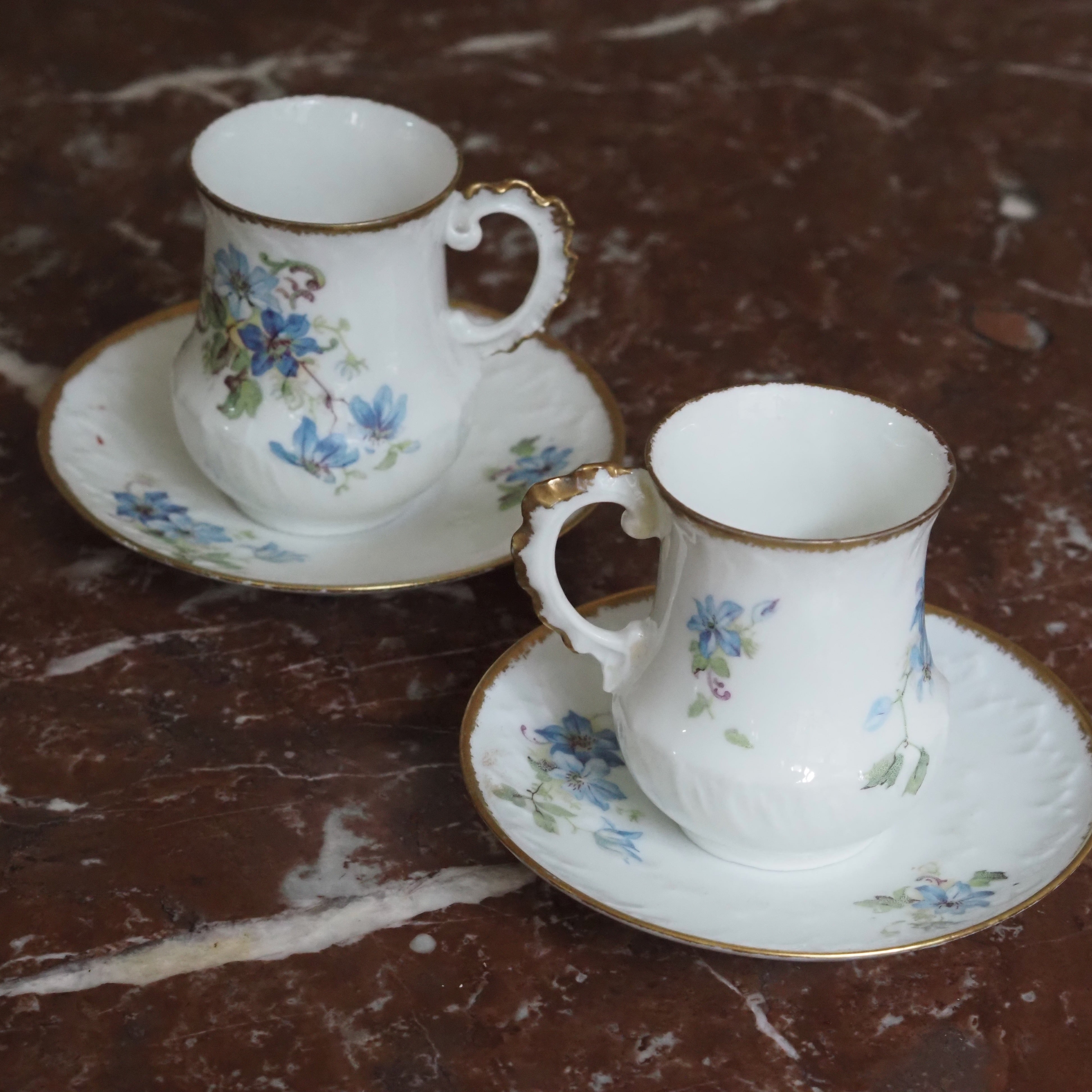 Mokkatassen-Set · Dünnporzellan Weiß · Blaudekor Goldrand · Historismus · 2er Vintage-Set