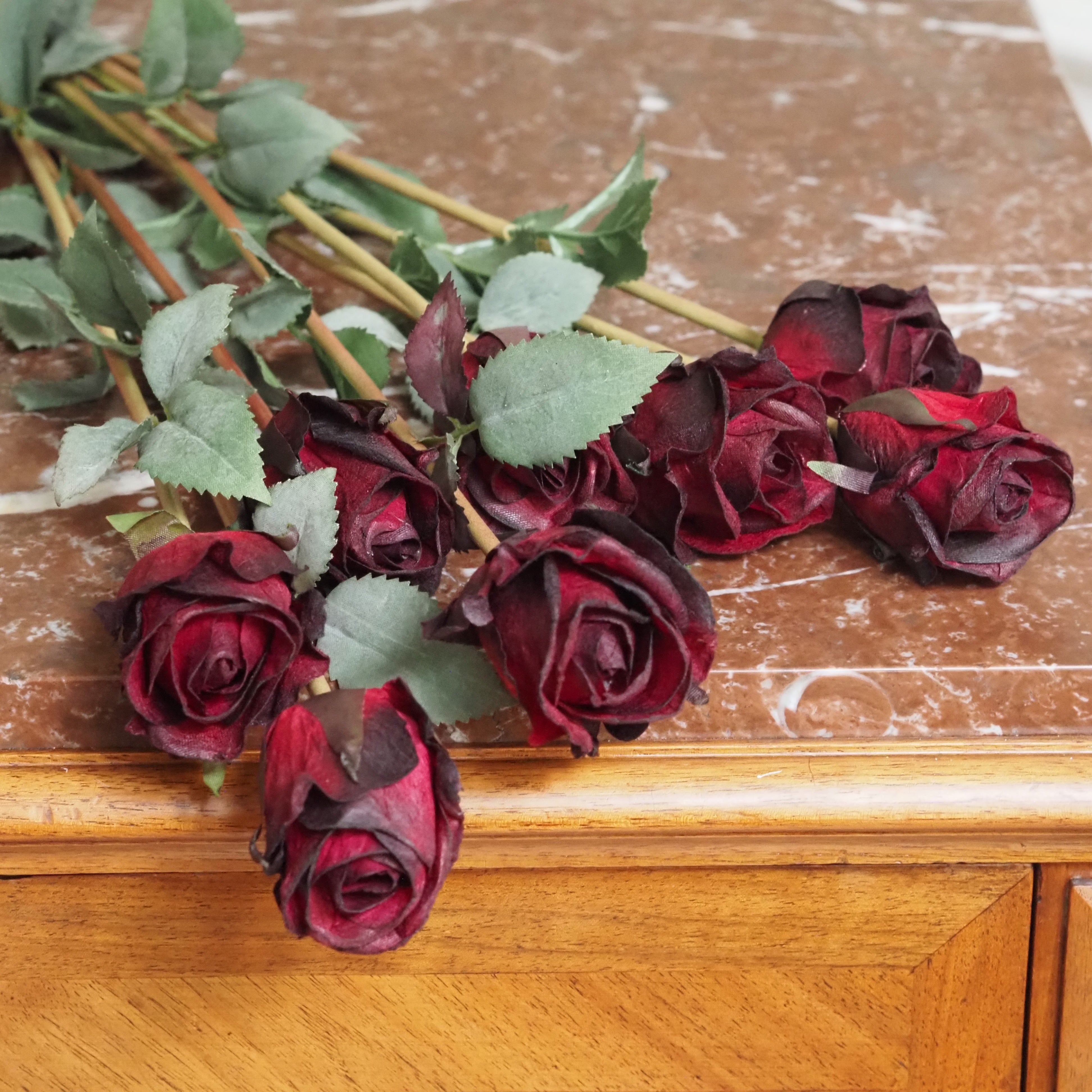 Kunstrose Bordeaux · 8er Bund Langstiel · Seidenrose Vintage-Stil · 80 cm