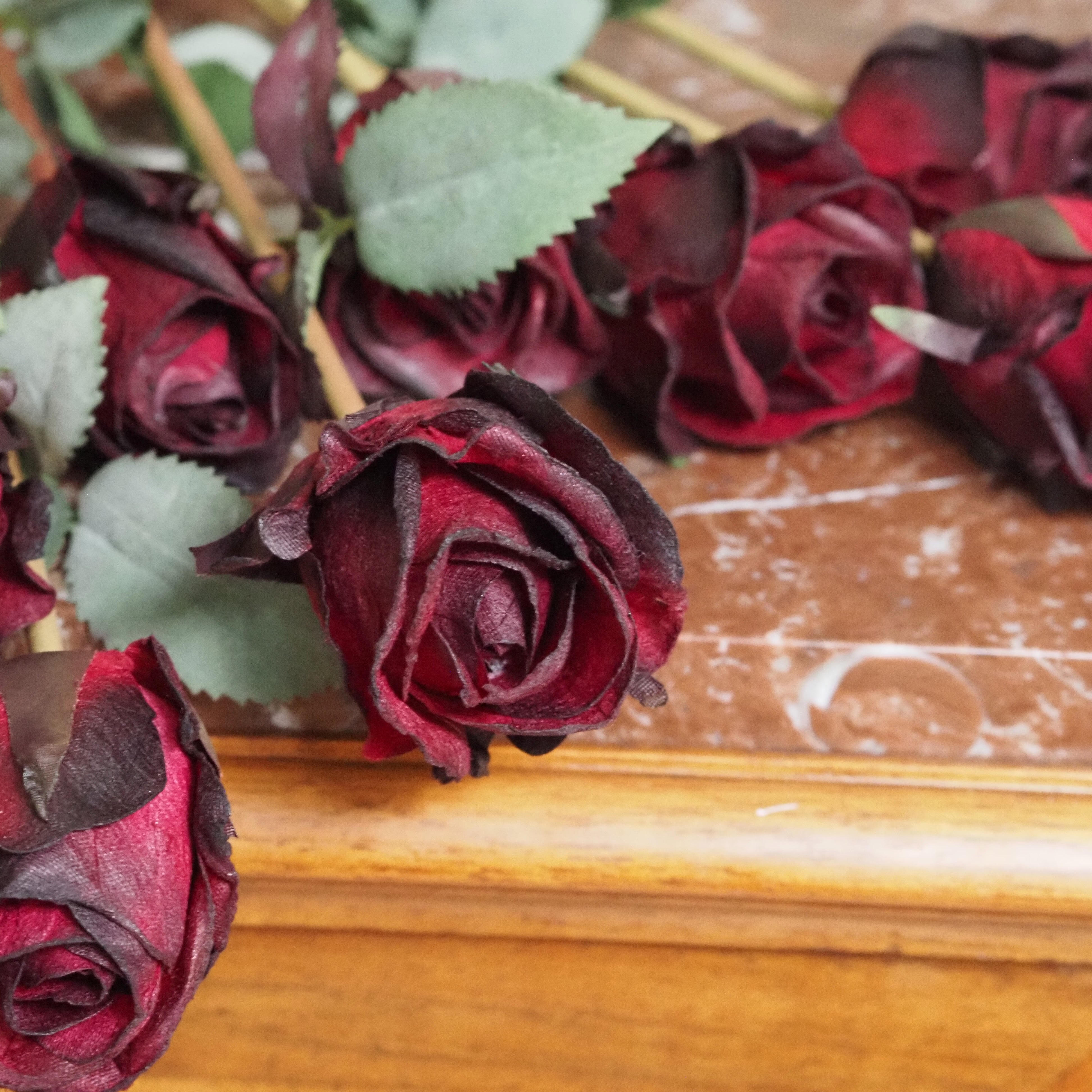 Kunstrose Bordeaux · 8er Bund Langstiel · Seidenrose Vintage-Stil · 80 cm
