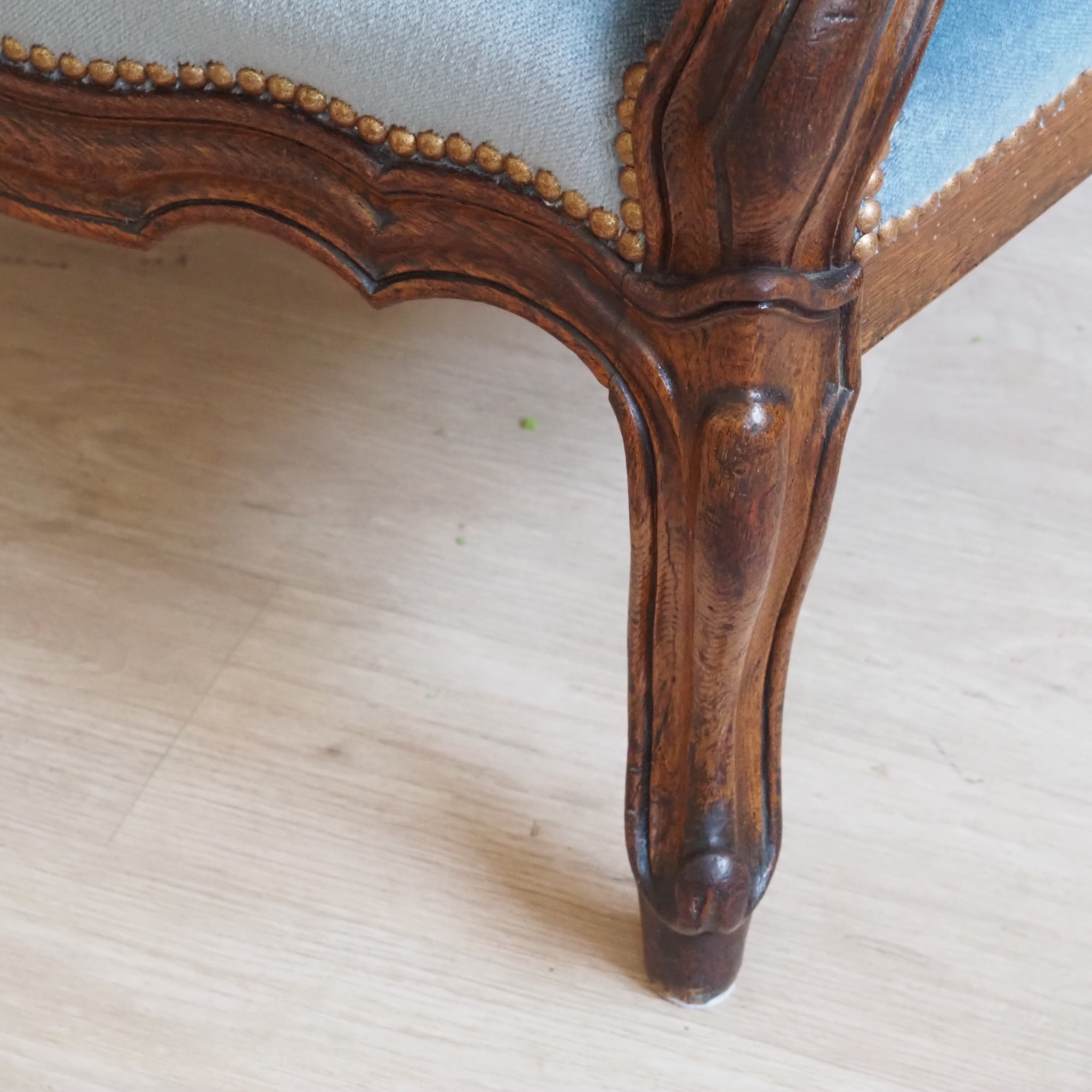 Französische Louis-XV Salon Sitzgruppe – Sofa und zwei Sessel, um 1890