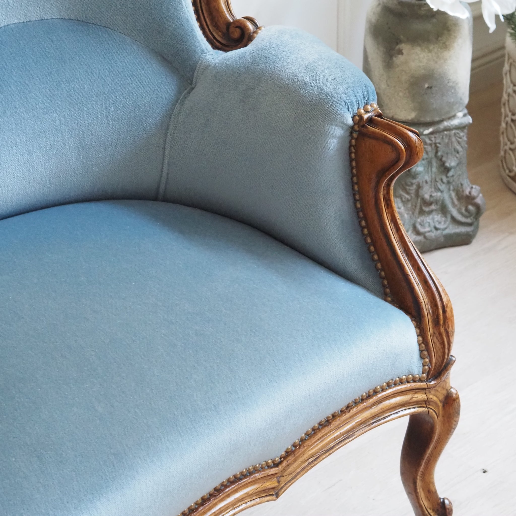 Französische Louis-XV Salon Sitzgruppe – Sofa und zwei Sessel, um 1890