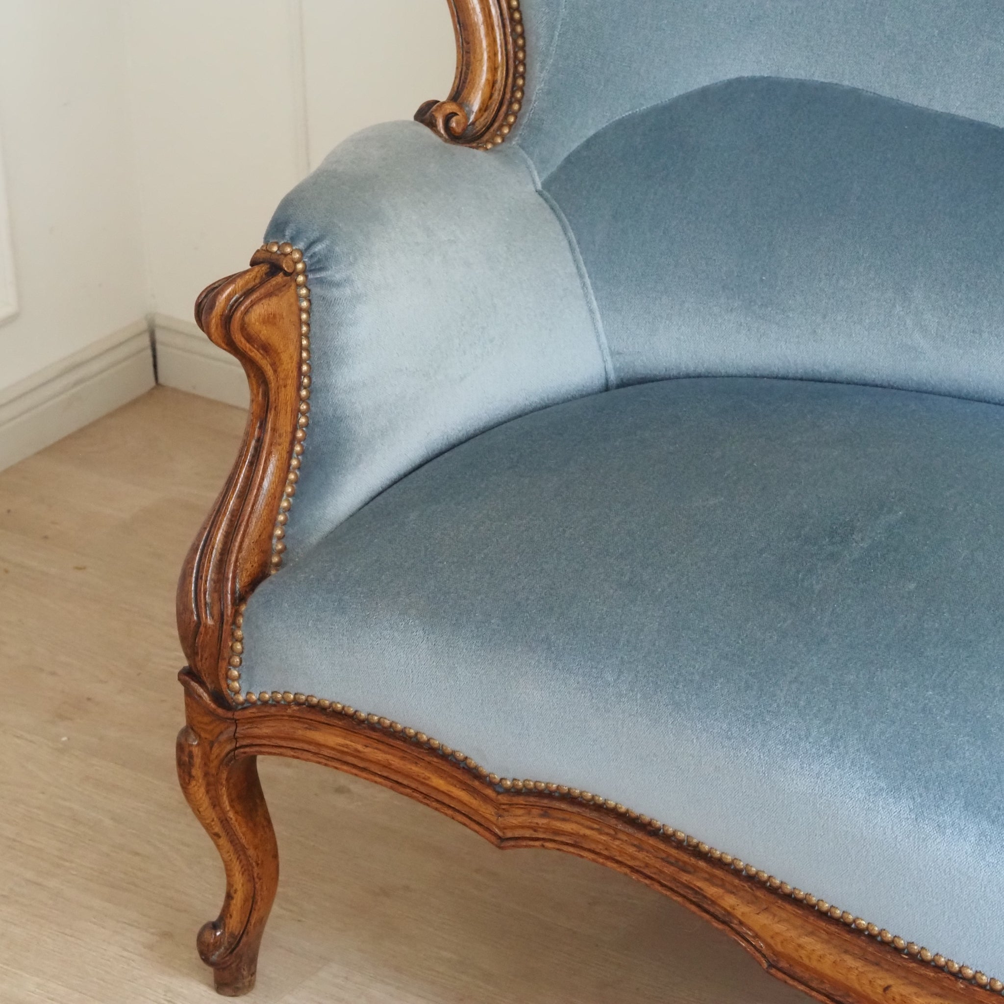 Französische Louis-XV Salon Sitzgruppe – Sofa und zwei Sessel, um 1890