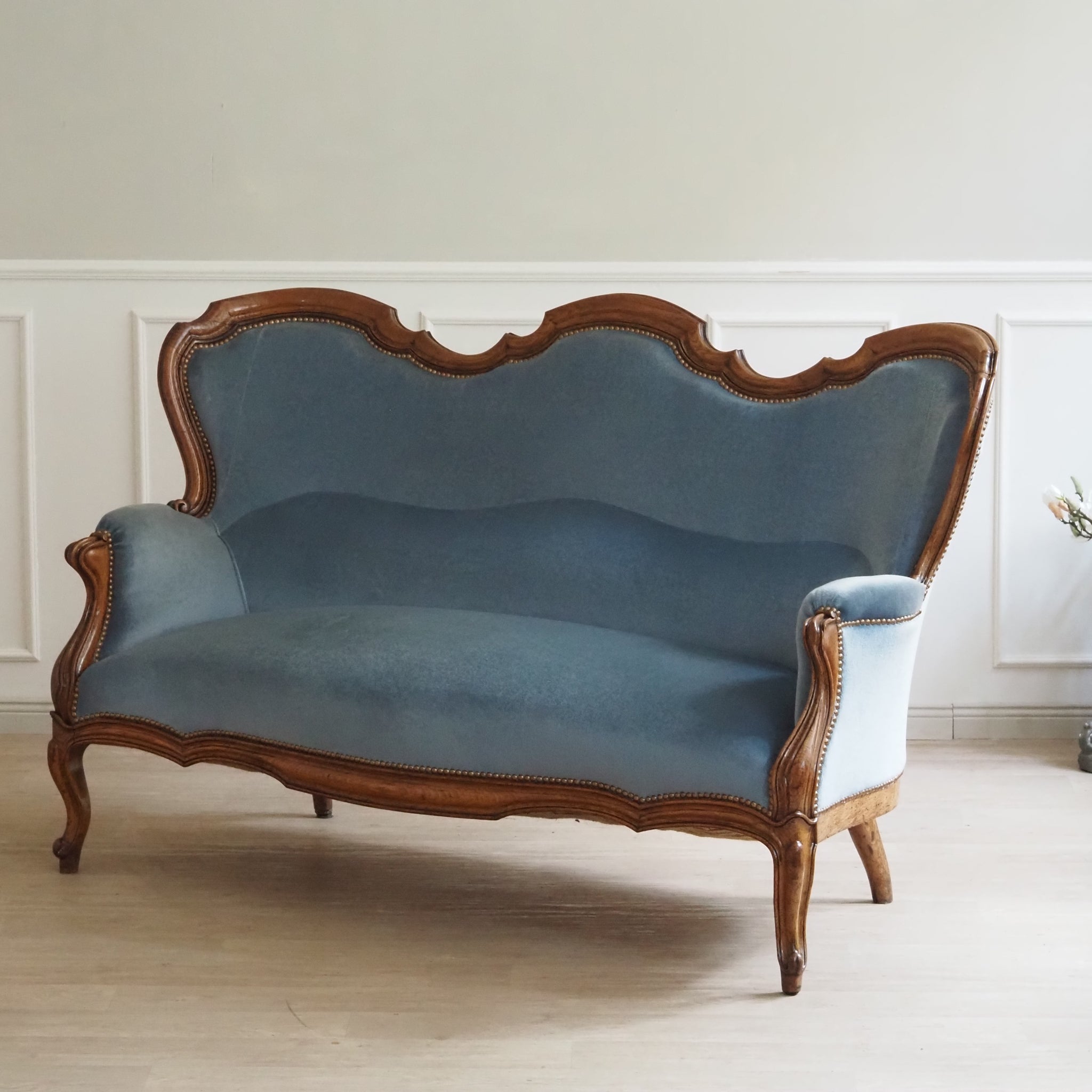Französische Louis-XV Salon Sitzgruppe – Sofa und zwei Sessel, um 1890