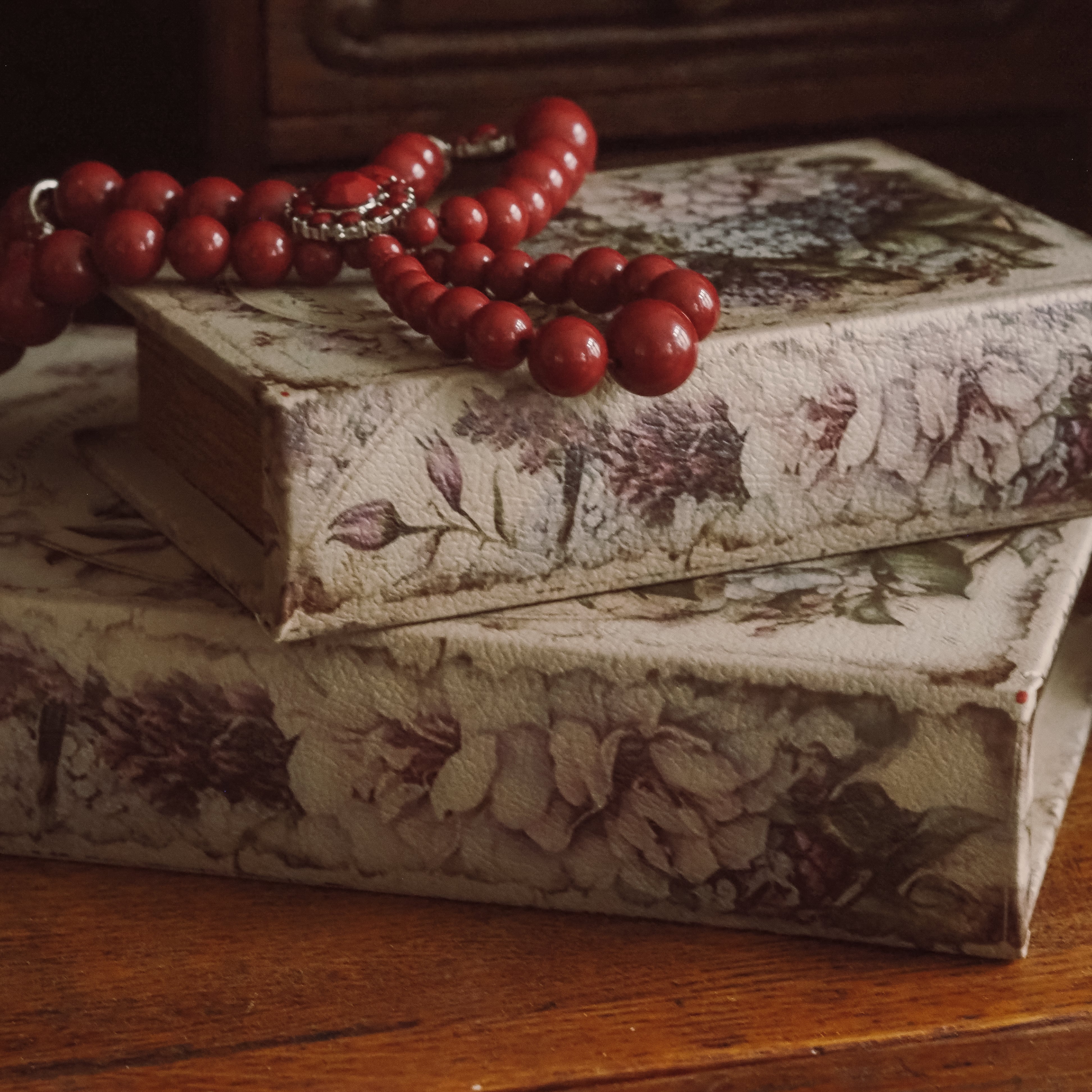 Buchbox Blumen Vintage · dekorative Aufbewahrungsbox in Buchform