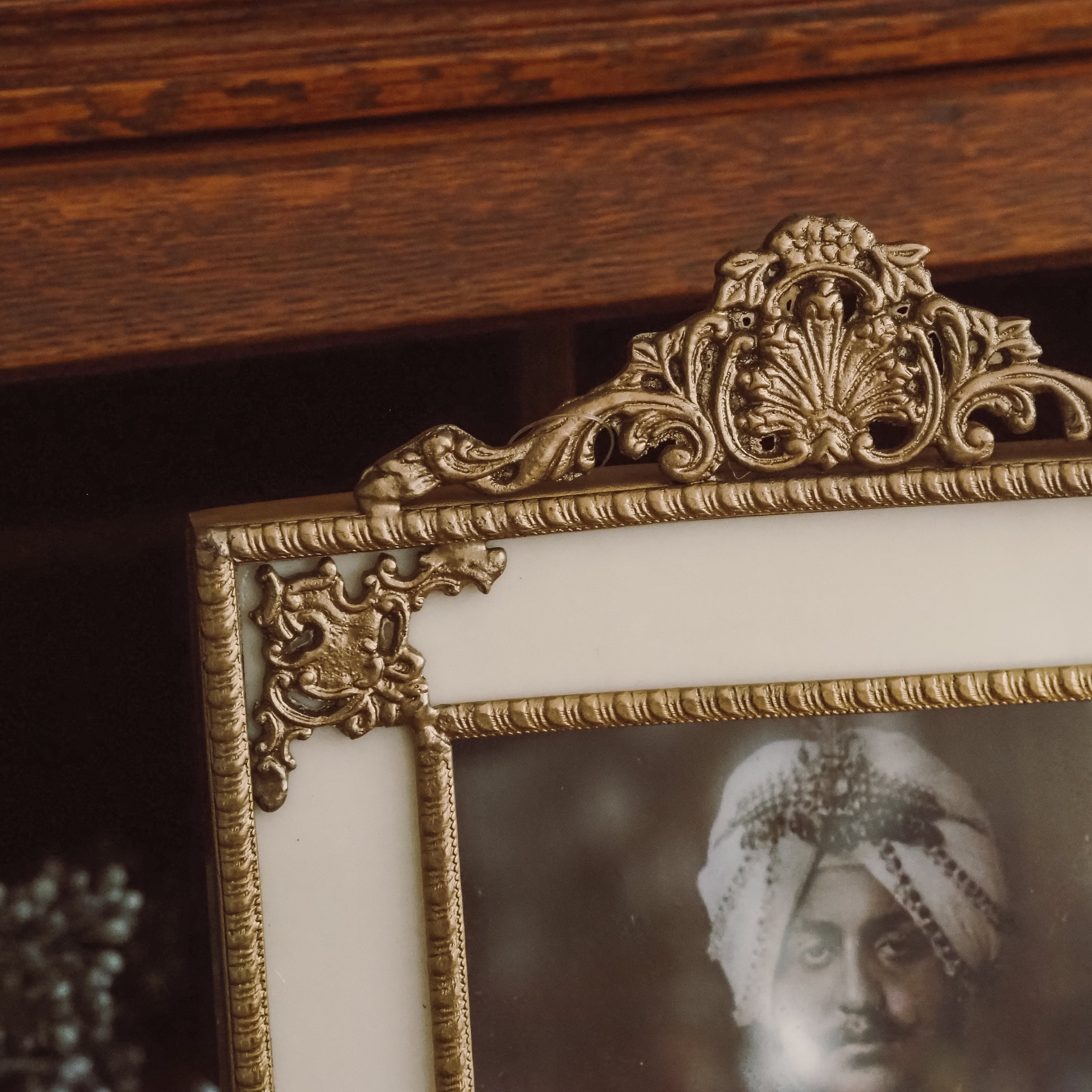 Bilderrahmen · historisierender Barockstil · goldfarben · mit Ornamentik