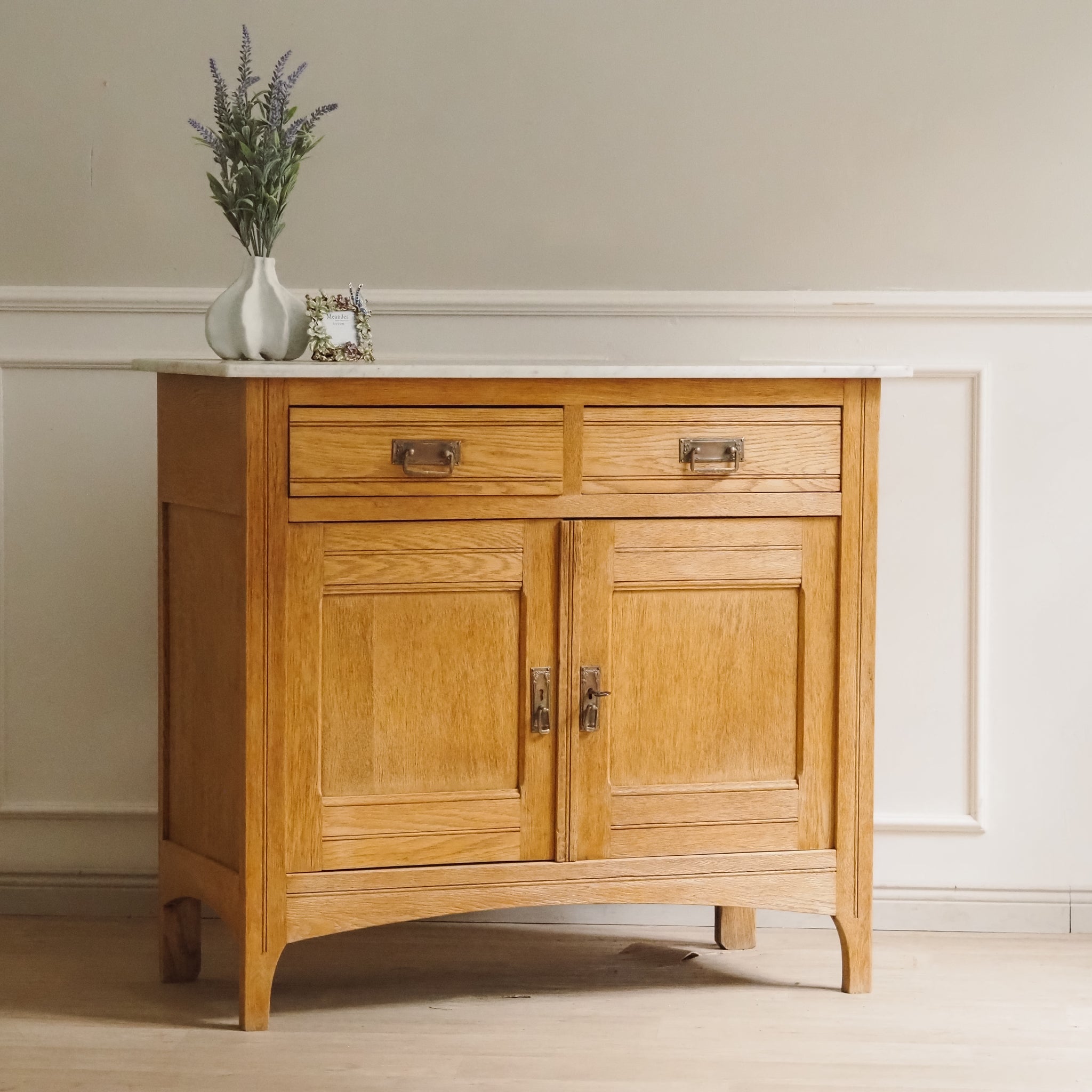 Jugendstil Kommode aus Eiche mit Marmorplatte - Antike französische Anrichte