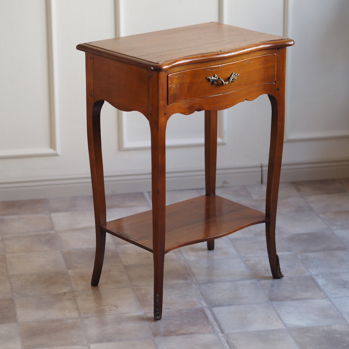 Nachttisch Louis XV Stil Beistelltisch Massivholz mit Schublade und Ablage