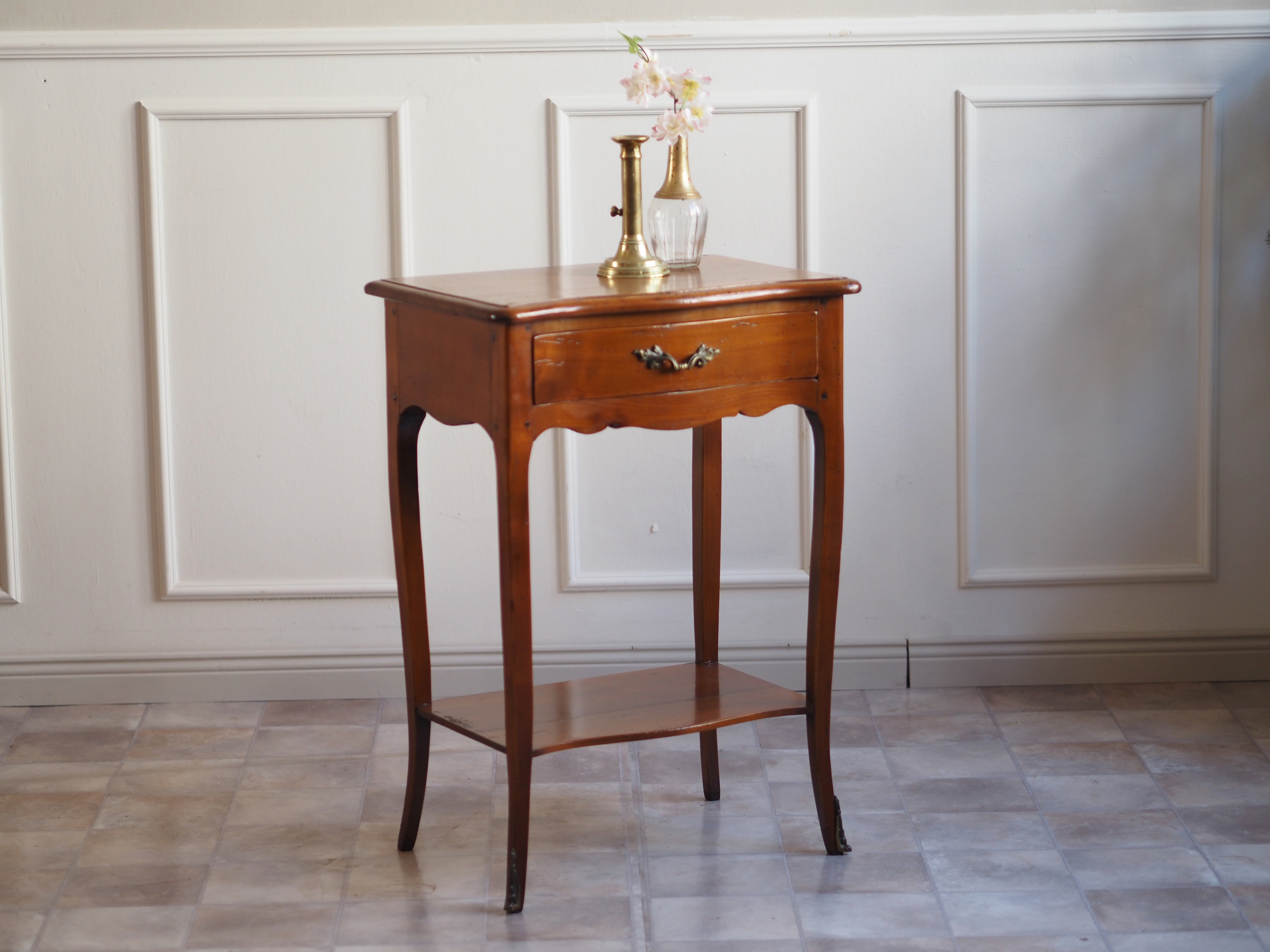 Nachttisch Louis XV Stil Beistelltisch Massivholz mit Schublade und Ablage