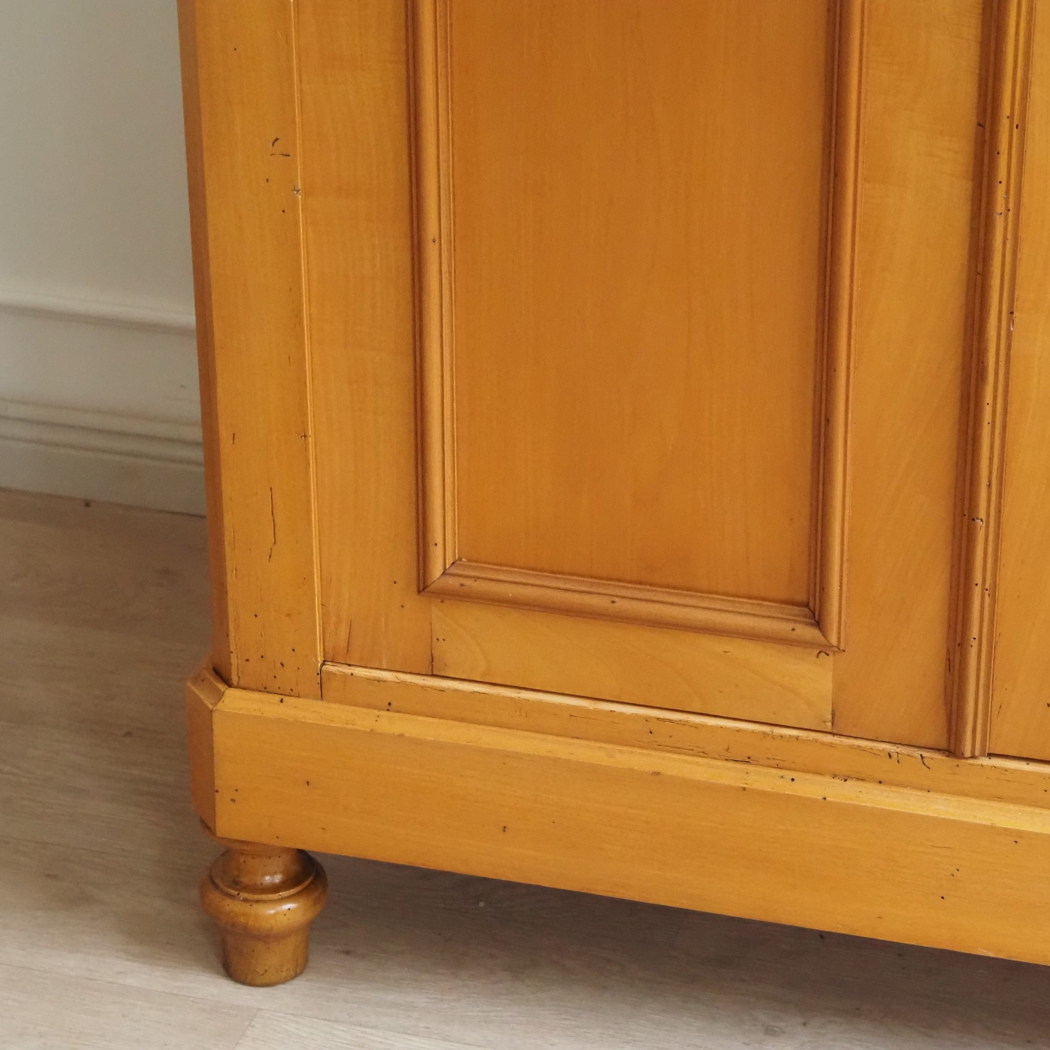 Antiker Vertiko Schrank aus Pappelholz, um 1890