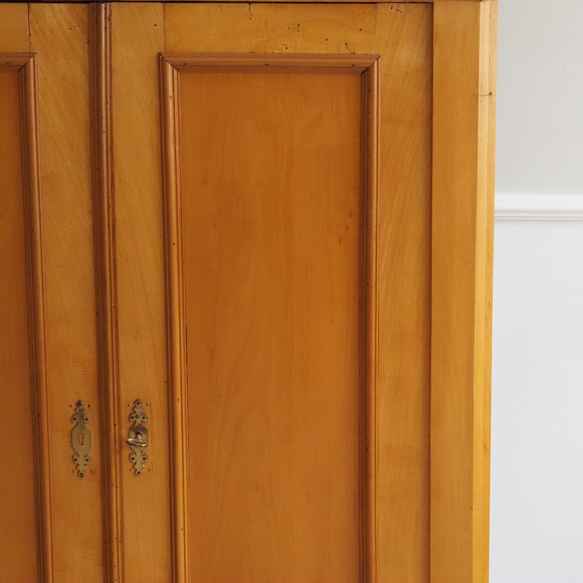 Antiker Vertiko Schrank aus Pappelholz, um 1890