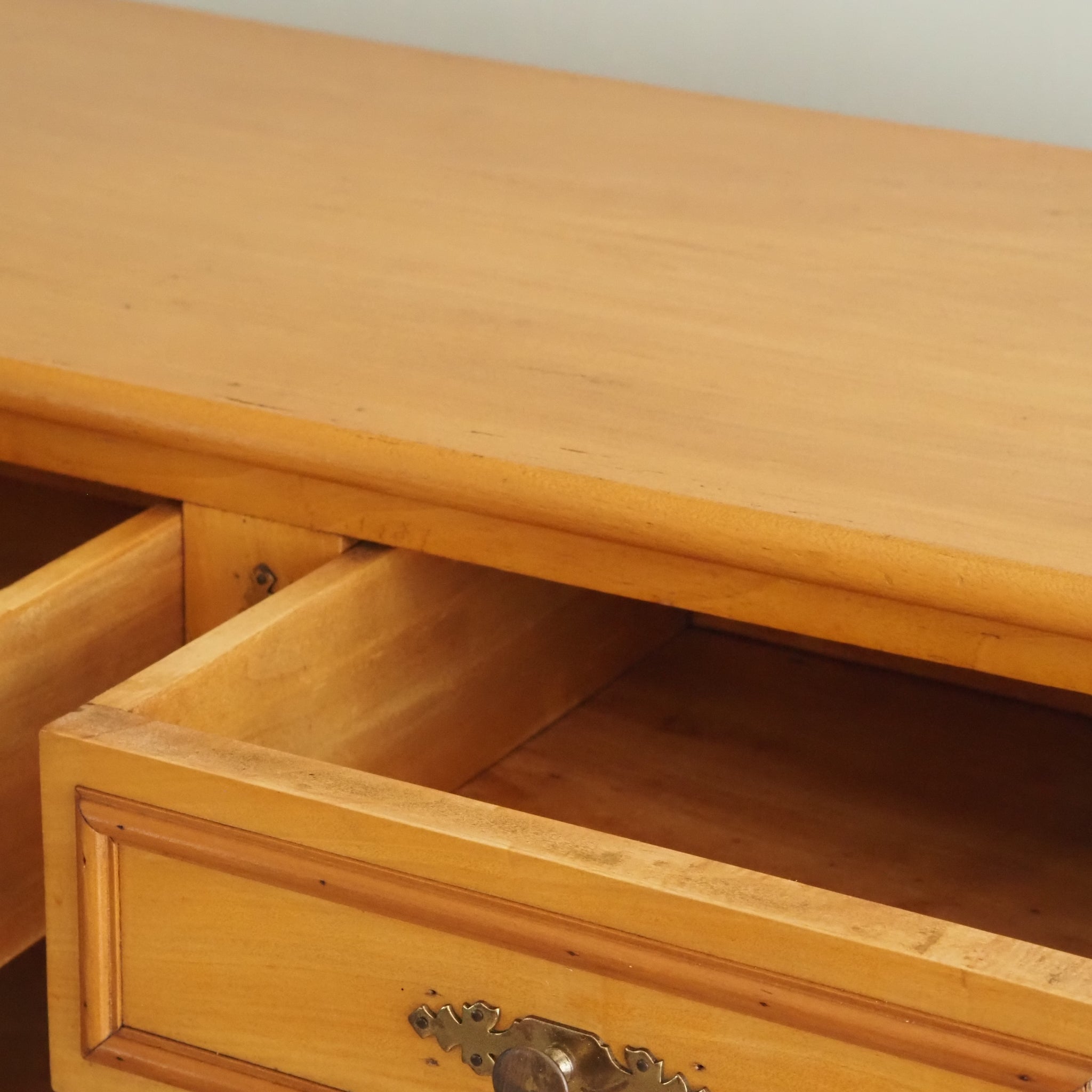Antiker Vertiko Schrank aus Pappelholz, um 1890