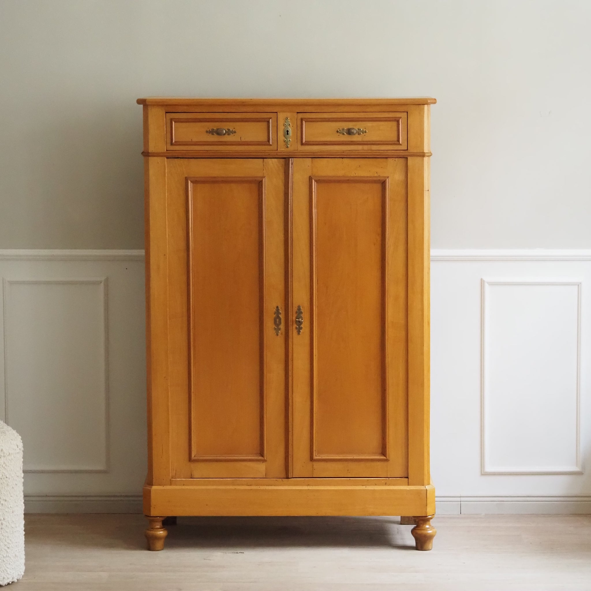 Antiker Vertiko Schrank aus Pappelholz, um 1890