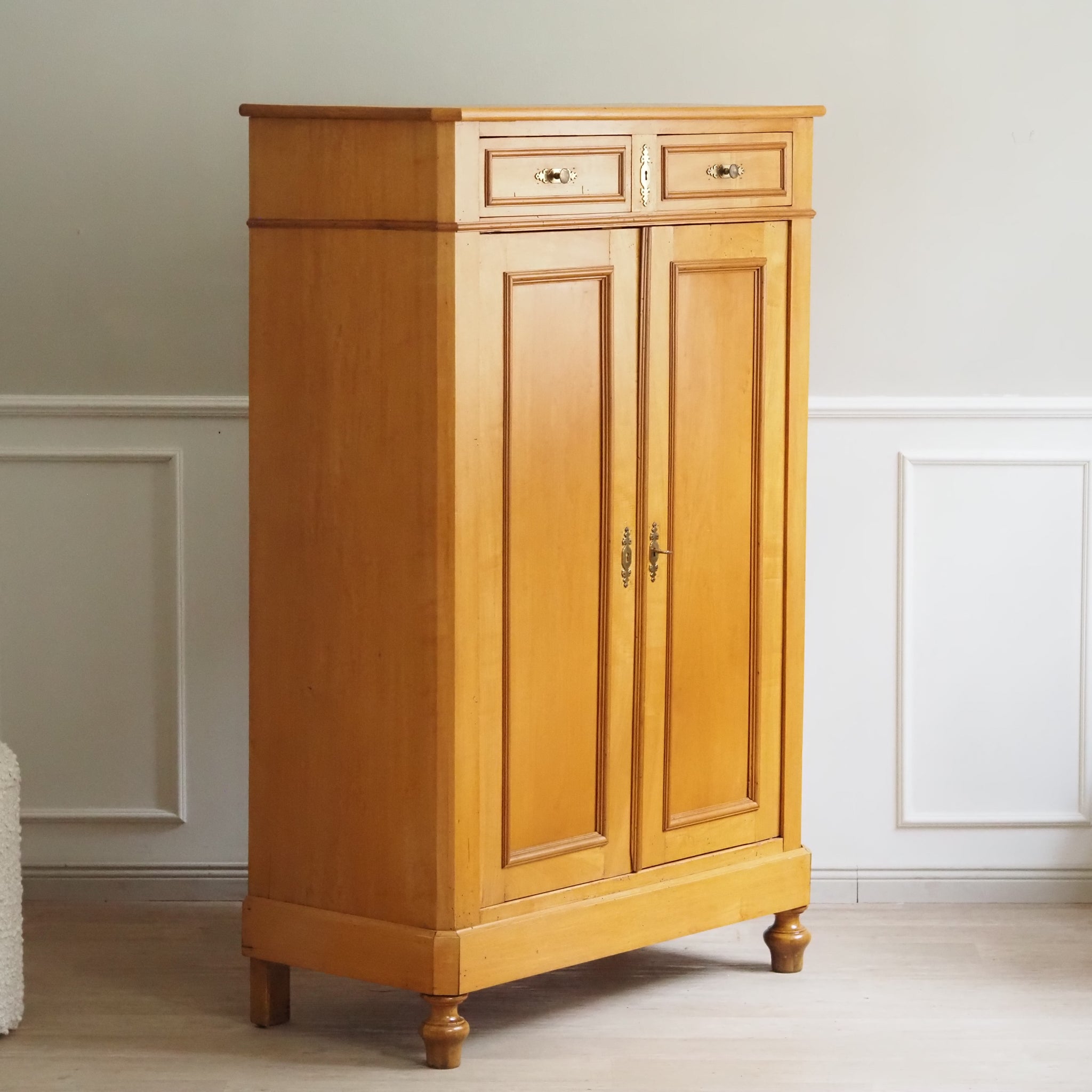 Antiker Vertiko Schrank aus Pappelholz, um 1890