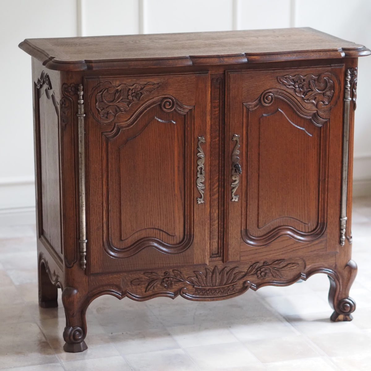 Französische Anrichte im Louis-XV-Stil aus Eiche, um 1950