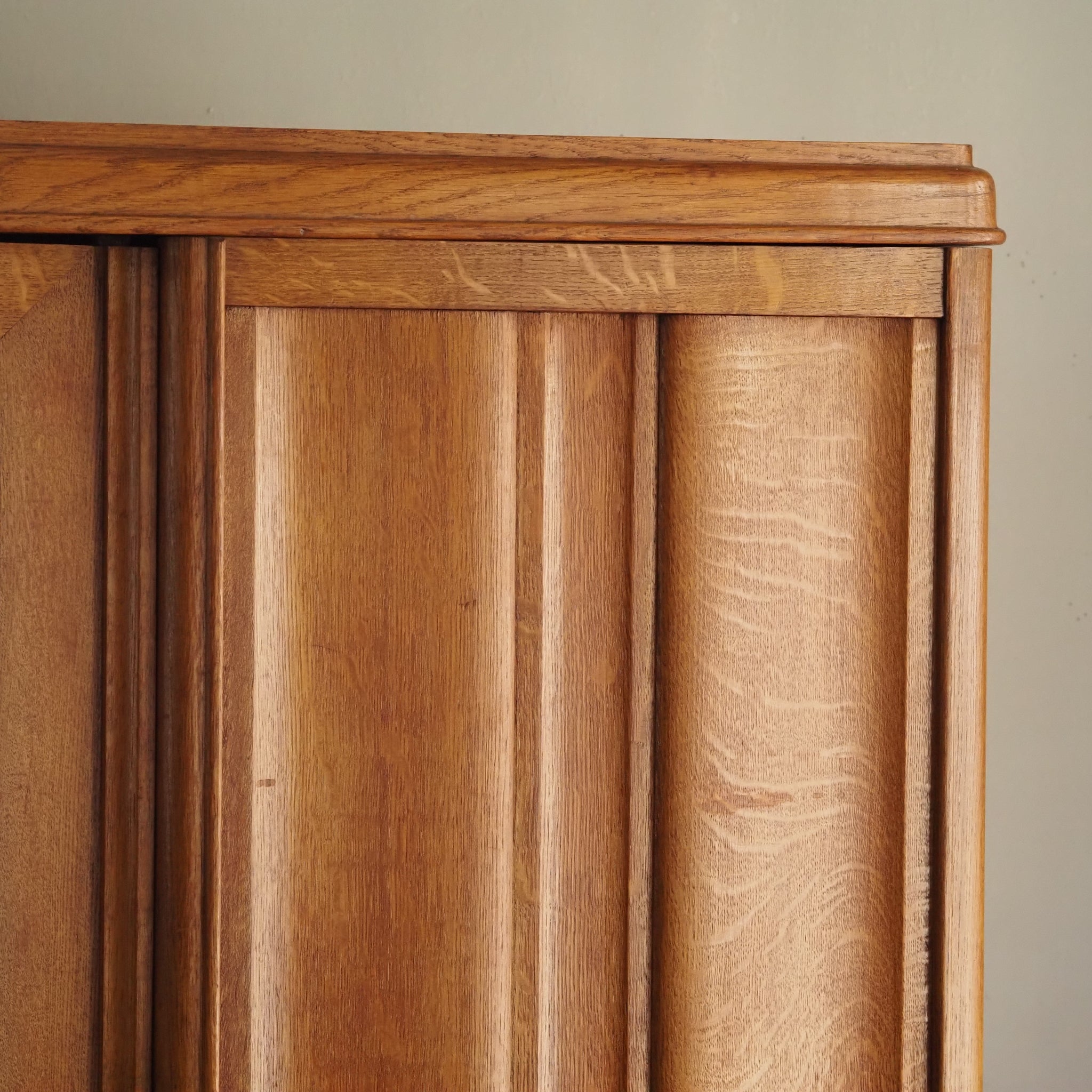 Art Déco Kleiderschrank Antik dreitürig mit Spiegeltür - Spiegelschrank von 1934