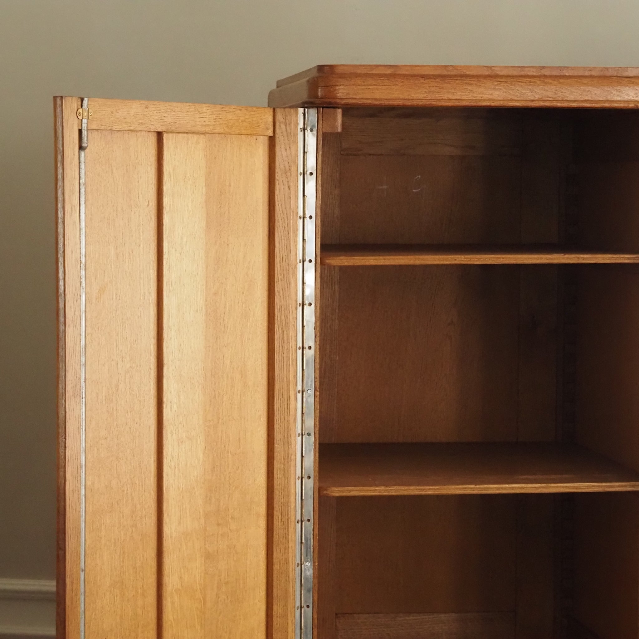 Art Déco Kleiderschrank Antik dreitürig mit Spiegeltür - Spiegelschrank von 1934