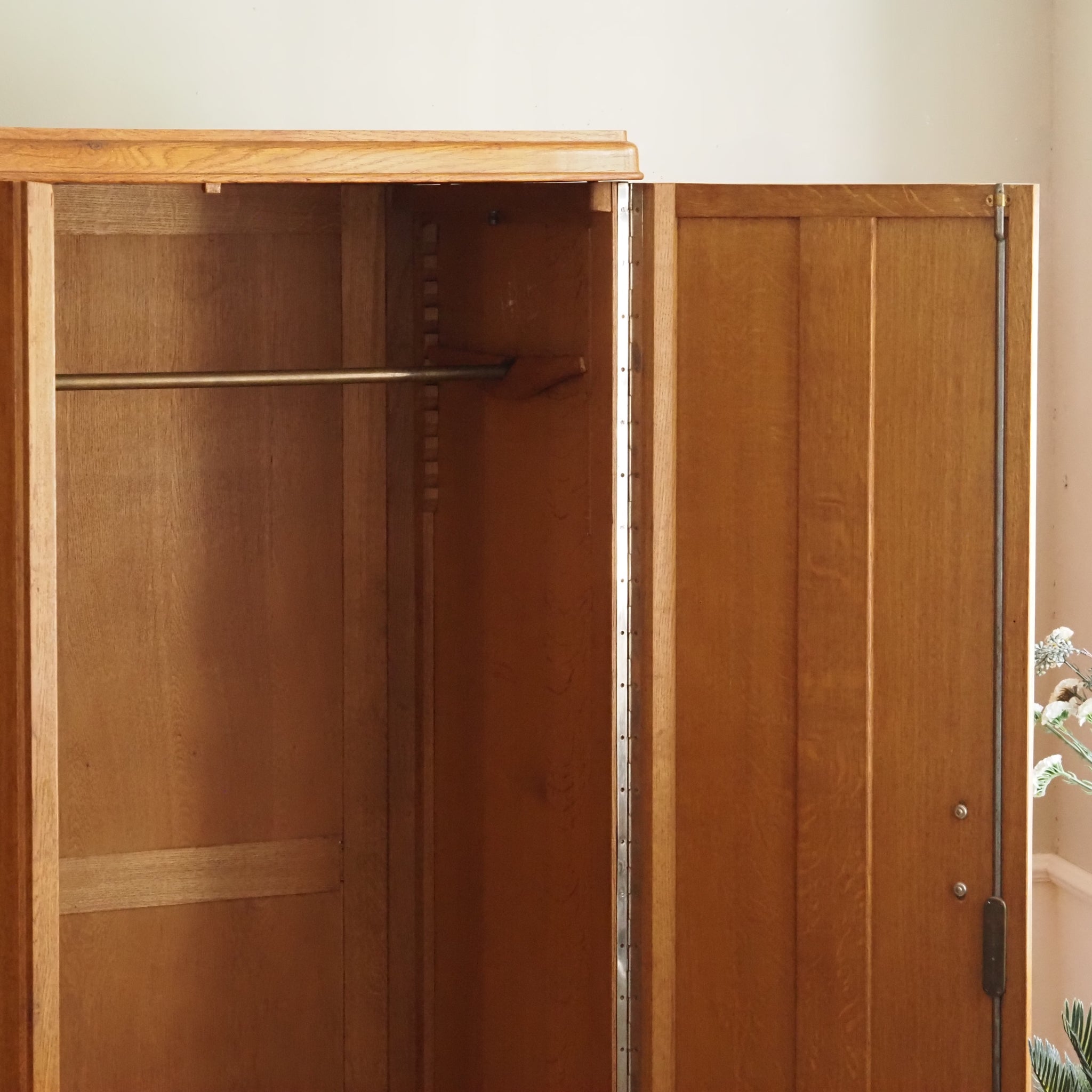 Art Déco Kleiderschrank Antik dreitürig mit Spiegeltür - Spiegelschrank von 1934