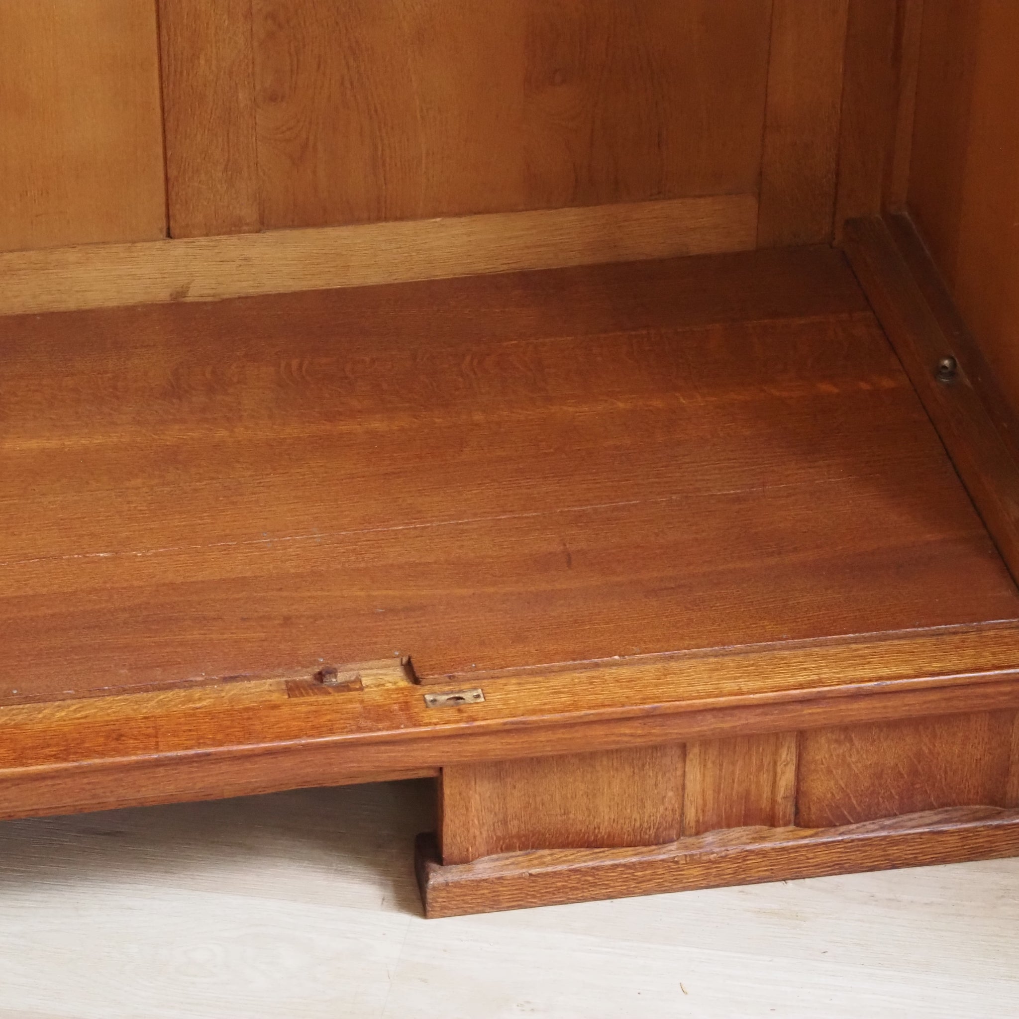 Art Déco Kleiderschrank Antik dreitürig mit Spiegeltür - Spiegelschrank von 1934
