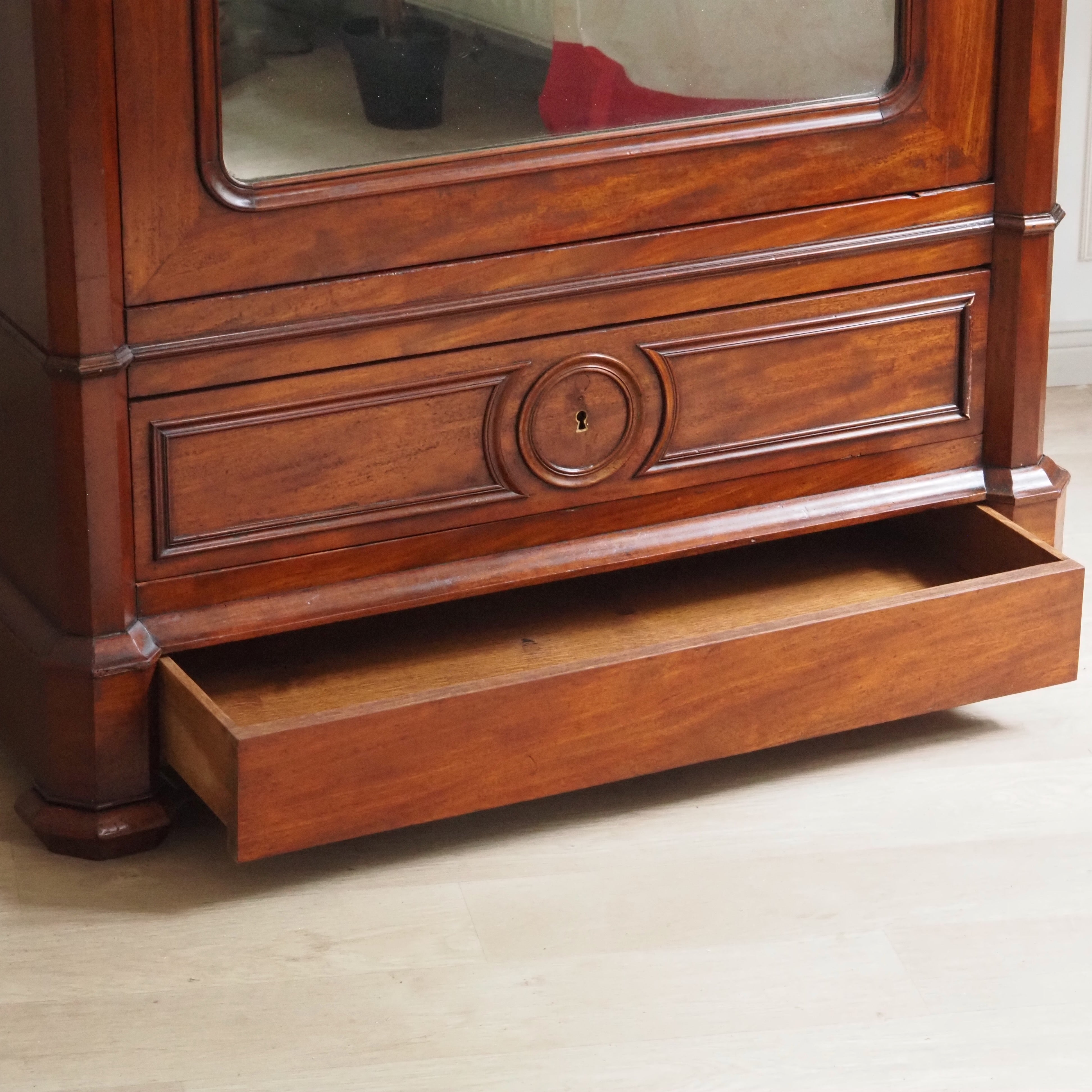 Antiker Louis-Philippe Spiegelschrank Nussbaum um 1860 - Kleiderschrank eintürig