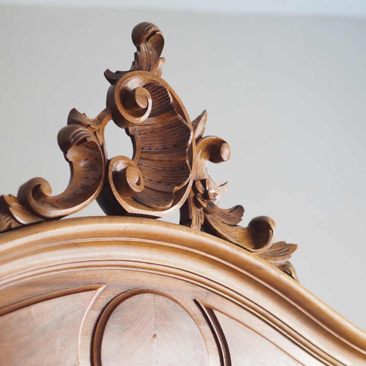 Antiker Kleiderschrank Louis XV Stil Spiegeltüren um 1900