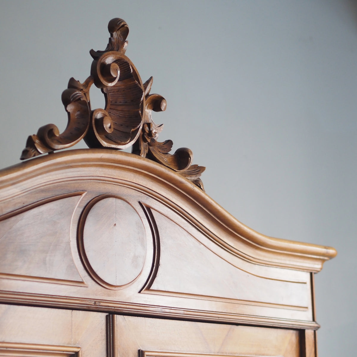 Antiker Kleiderschrank Louis XV Stil Spiegeltüren um 1900