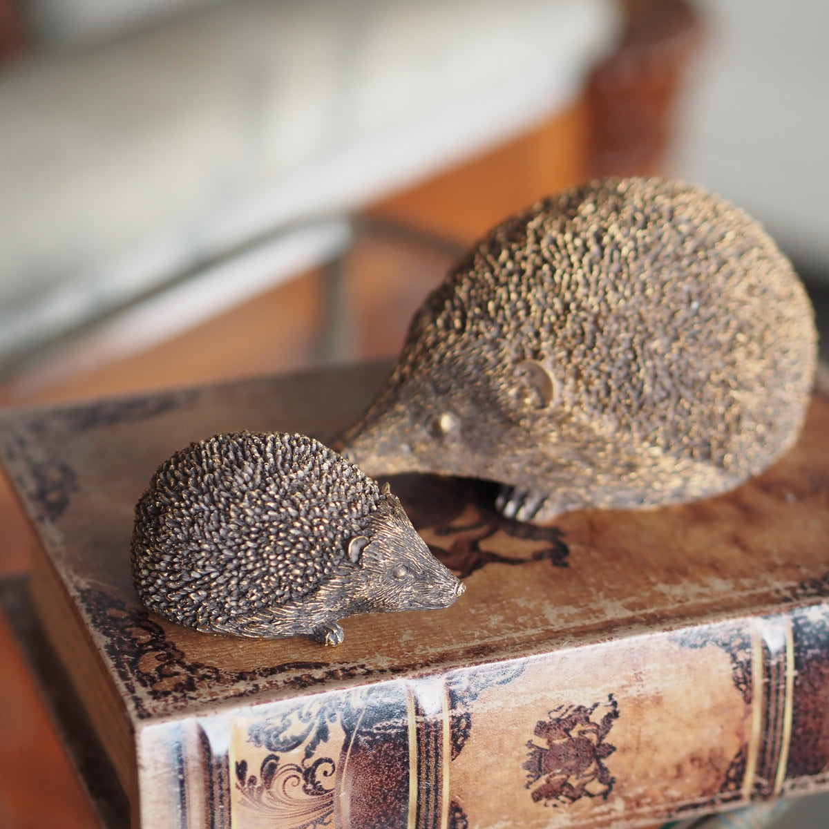 Igel Figurenpaar Kupfer · Naturalistische Tierplastik in Bronzeoptik