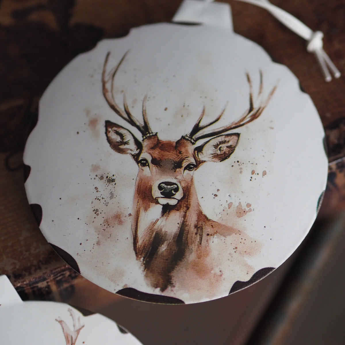 Ornament Hirsch · Kugelform, Aquarellmotiv, weiß, 2er-Set