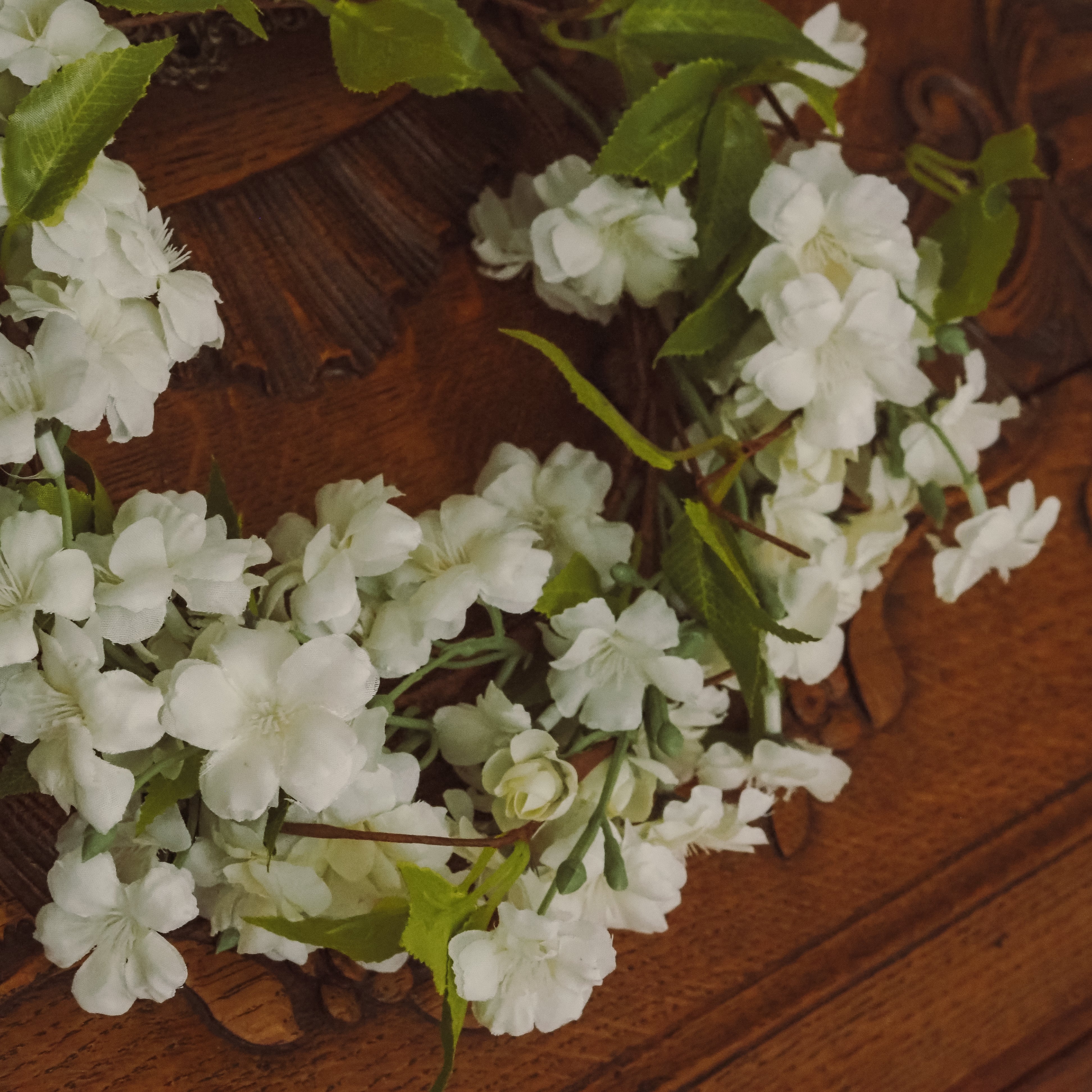 Blütenkranz · florale Gestaltung / dekorativer Wand- und Tischkranz