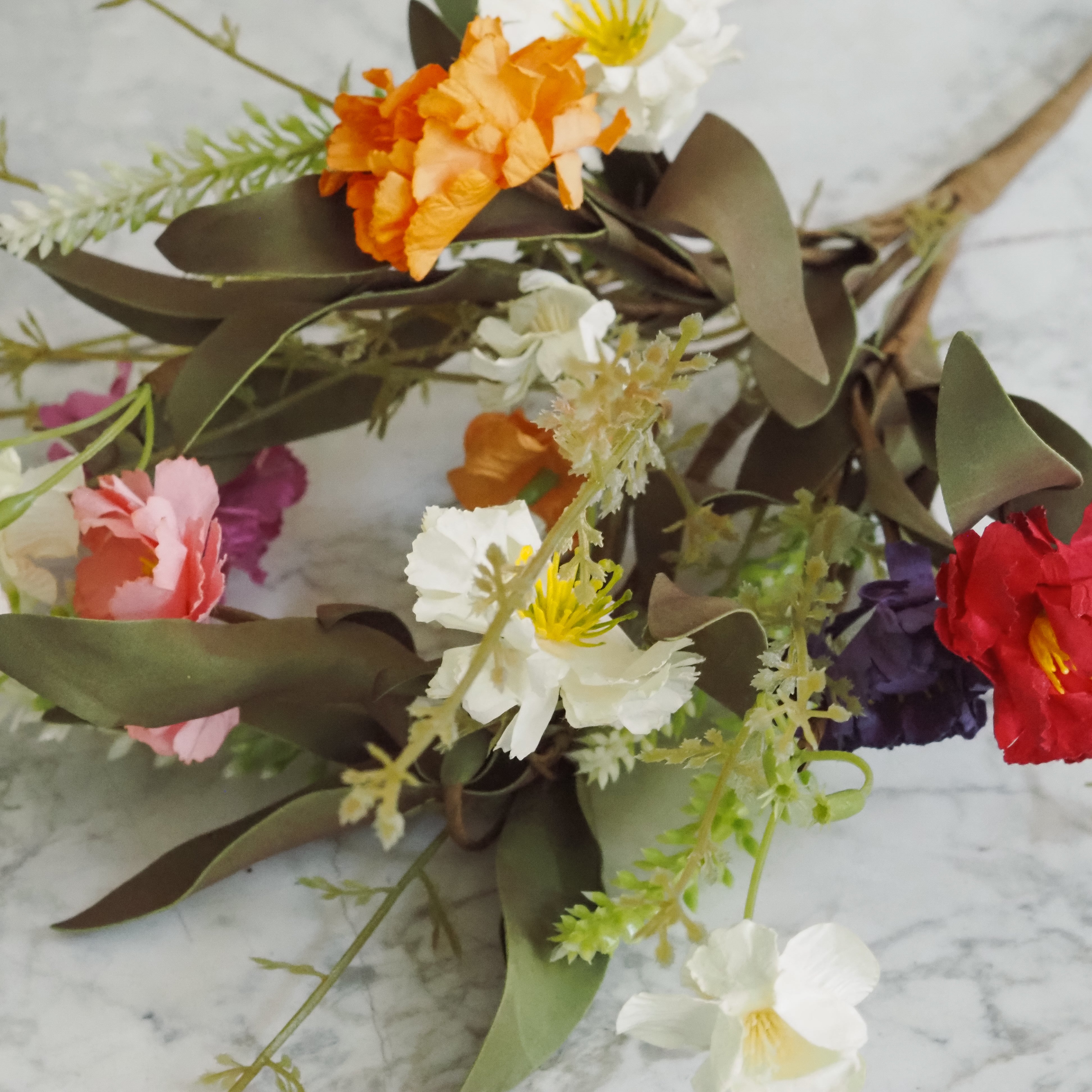Dekorativer Blumenstrauß · sommerliche Anmutung / florales Arrangement