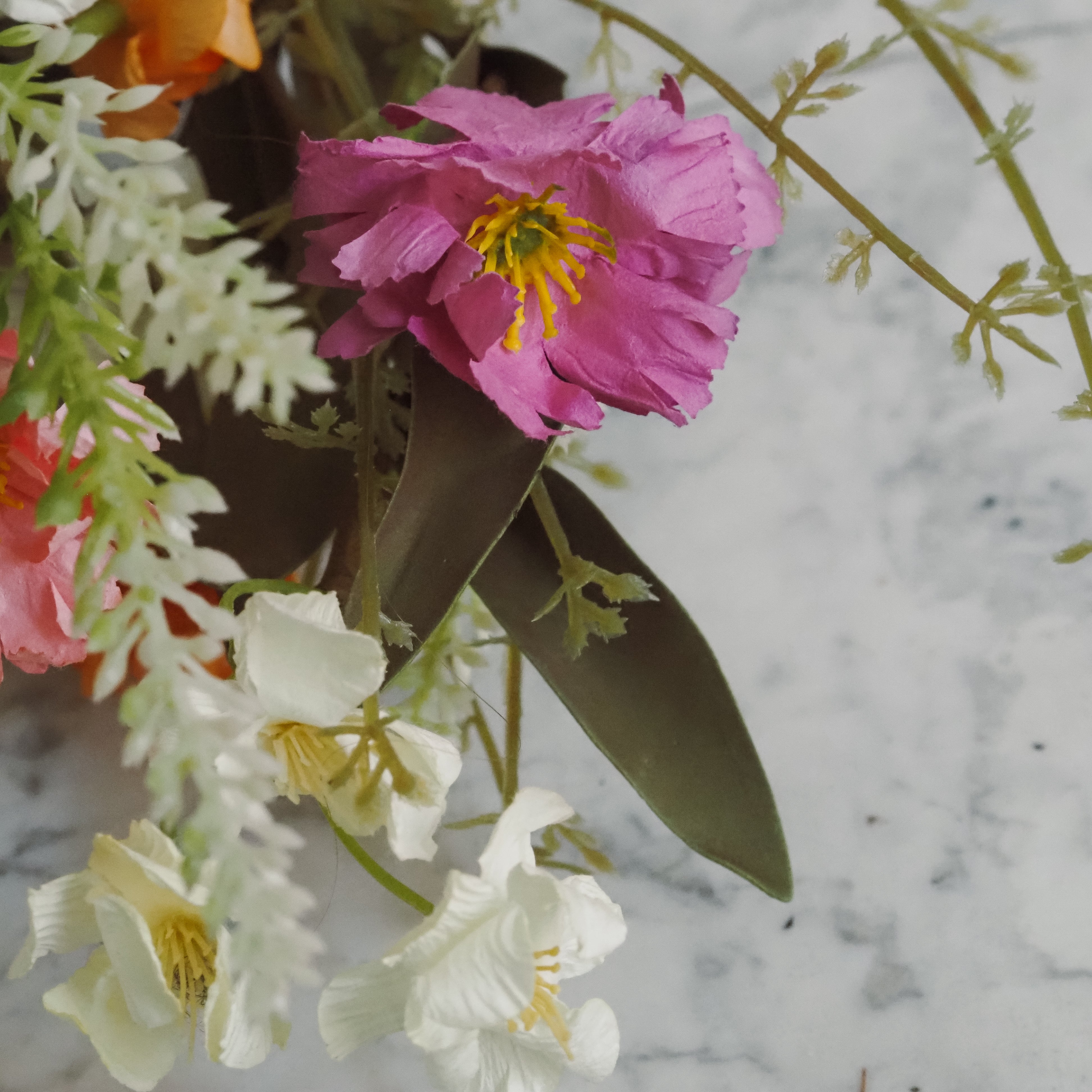 Dekorativer Blumenstrauß · sommerliche Anmutung / florales Arrangement