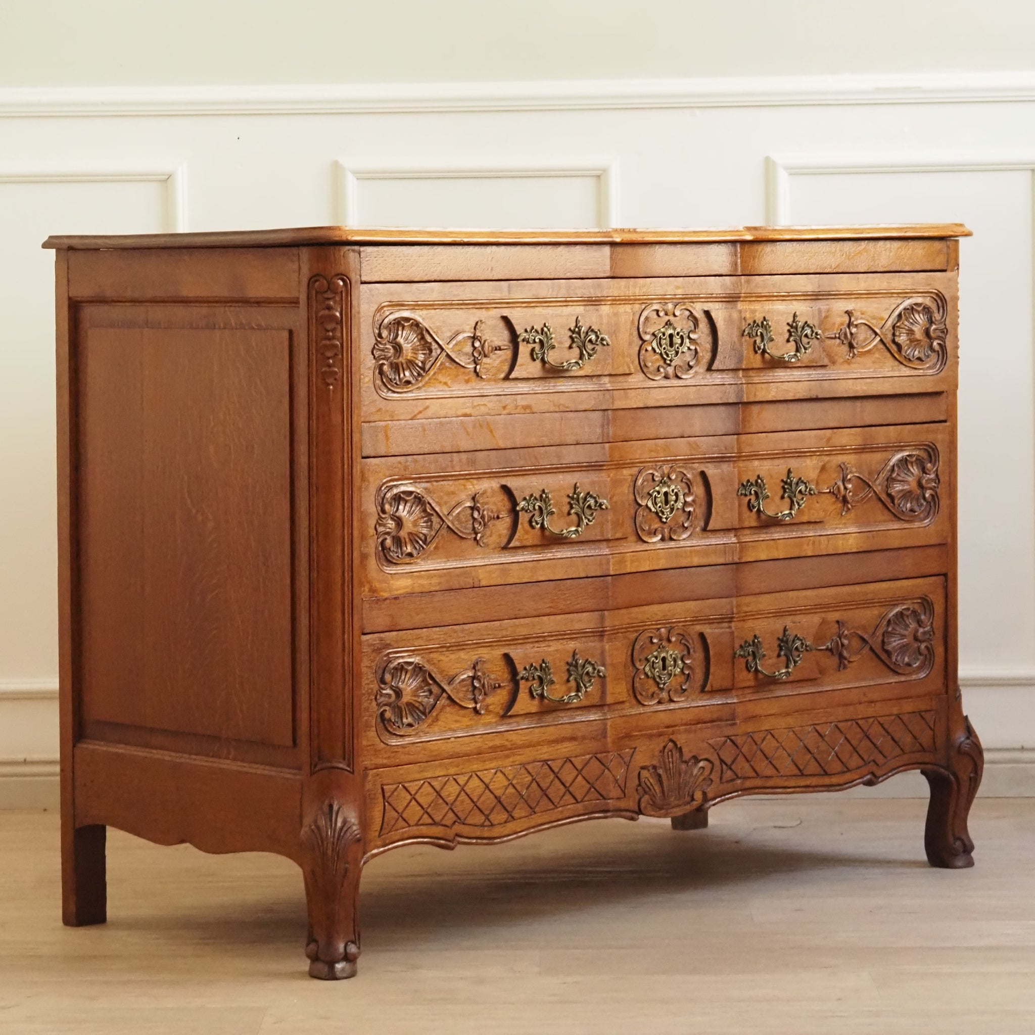 Antike französische Kommode im Louis-XV-Stil aus Eichenholz um 1880
