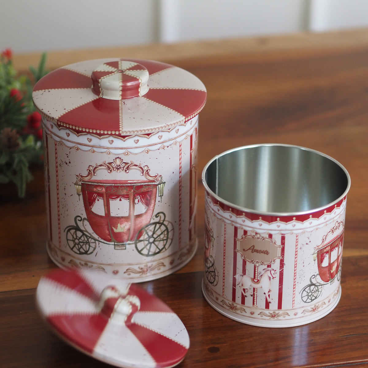 Blechdosen 2er-Set · Karussell-Motiv Prunkkutsche Rot-Creme