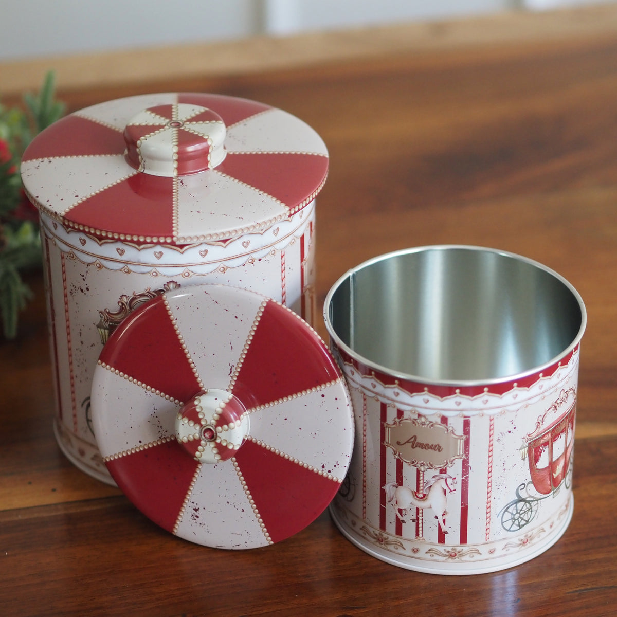 Blechdosen 2er-Set · Karussell-Motiv Prunkkutsche Rot-Creme