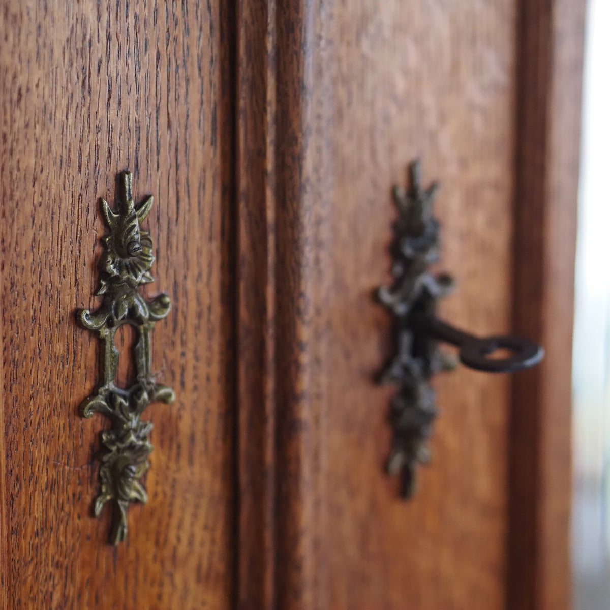 Gründerzeit Kleiderschrank mit Spiegel, Eiche um 1890