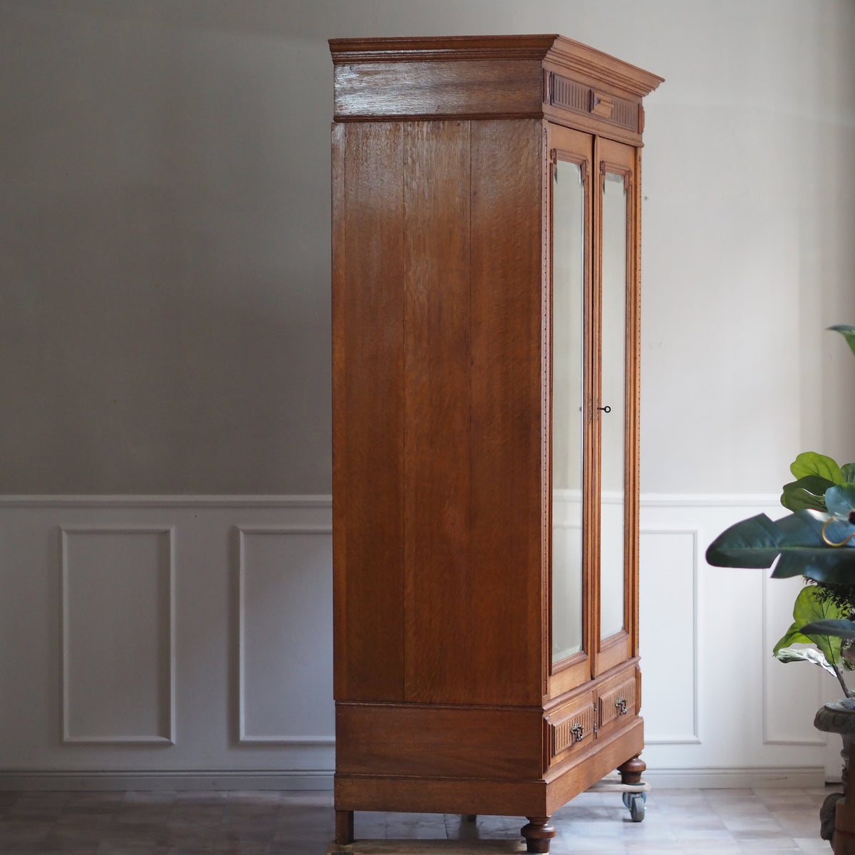 Gründerzeit Kleiderschrank mit Spiegel, Eiche um 1890