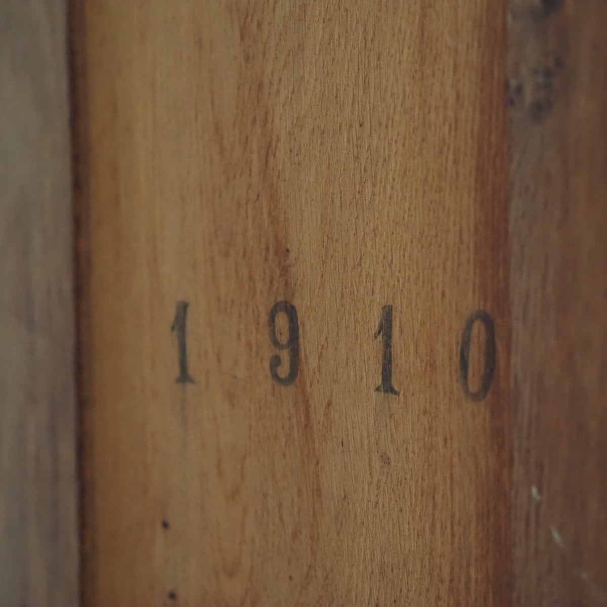 Kleiderschrank im Rokoko-Stil mit Spiegeltüren, um 1900