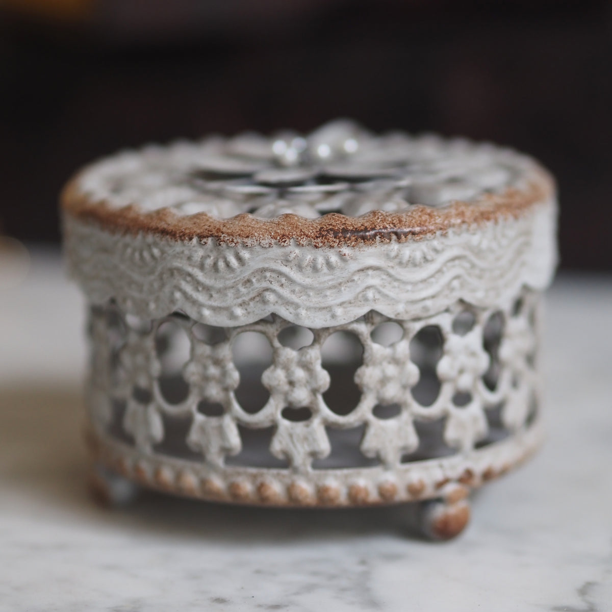 Schmuckdöschen Grau · Filigraner Blütendeckel Shabby Chic
