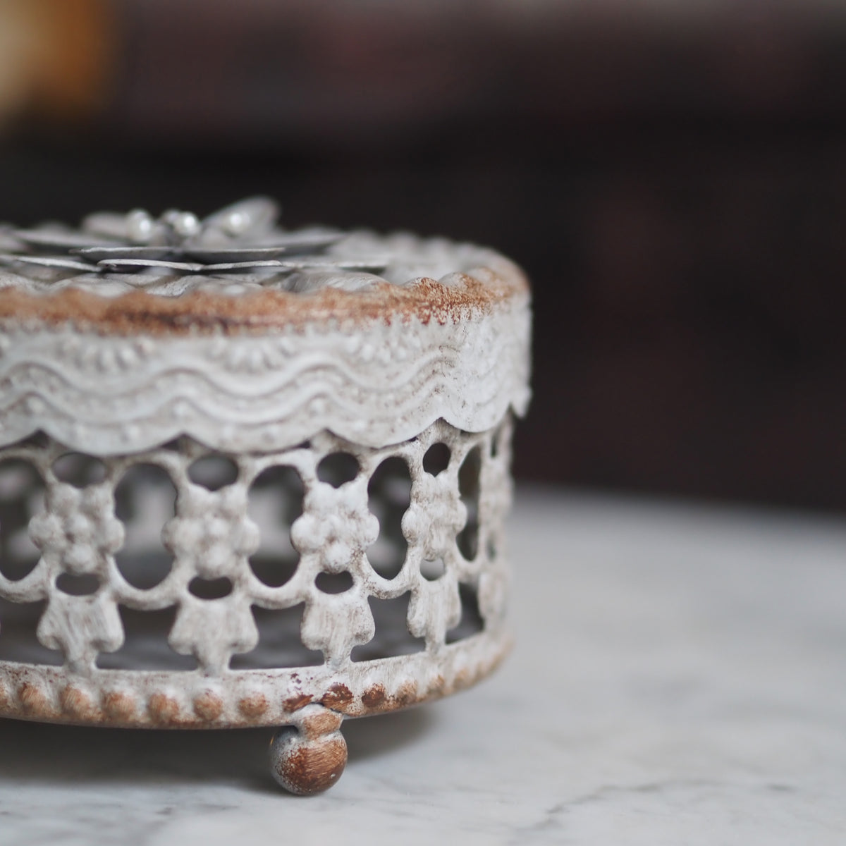 Schmuckdöschen Grau · Filigraner Blütendeckel Shabby Chic
