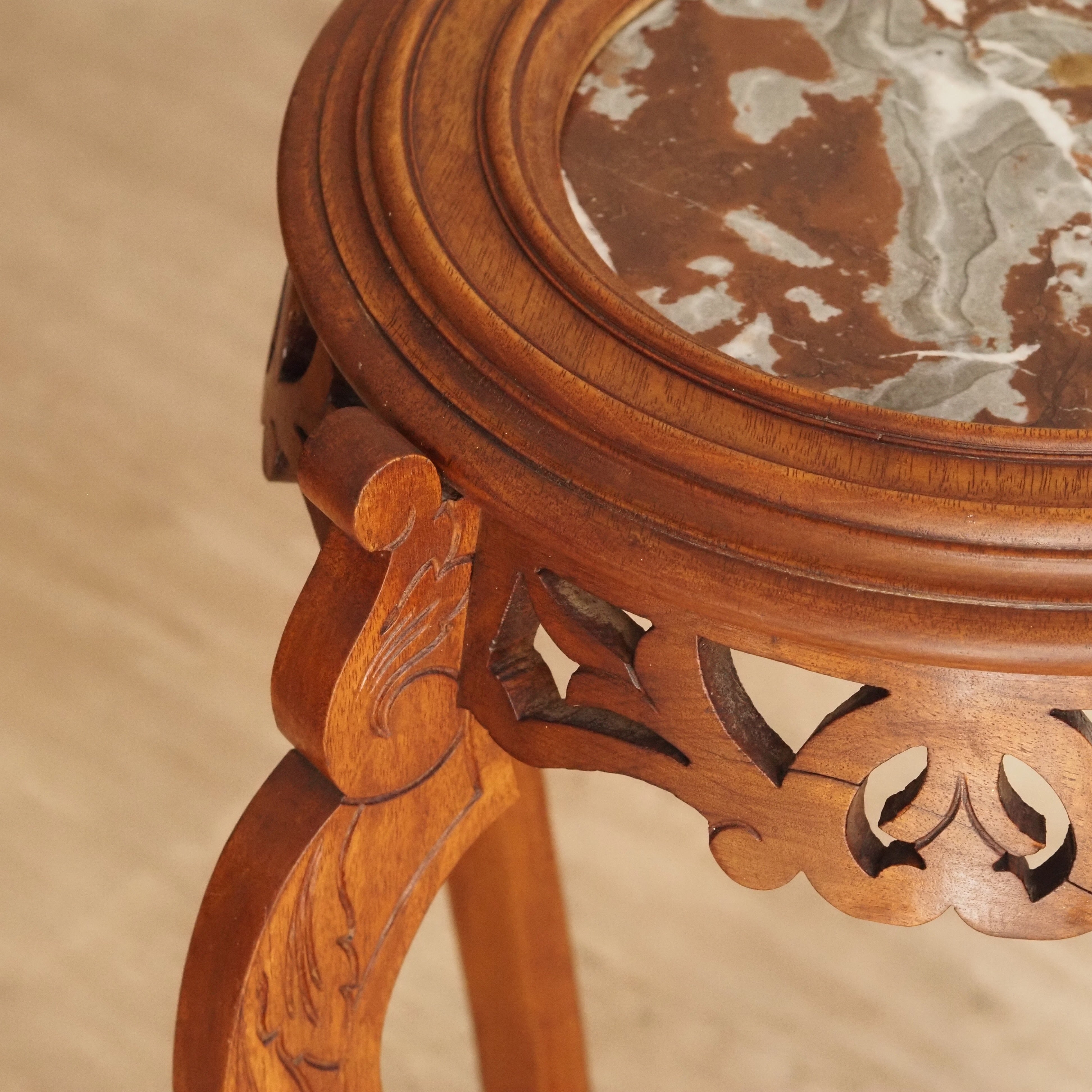 Gründerzeit Blumensäule mit Marmorplatte – Beistelltisch Neorokoko um 1880